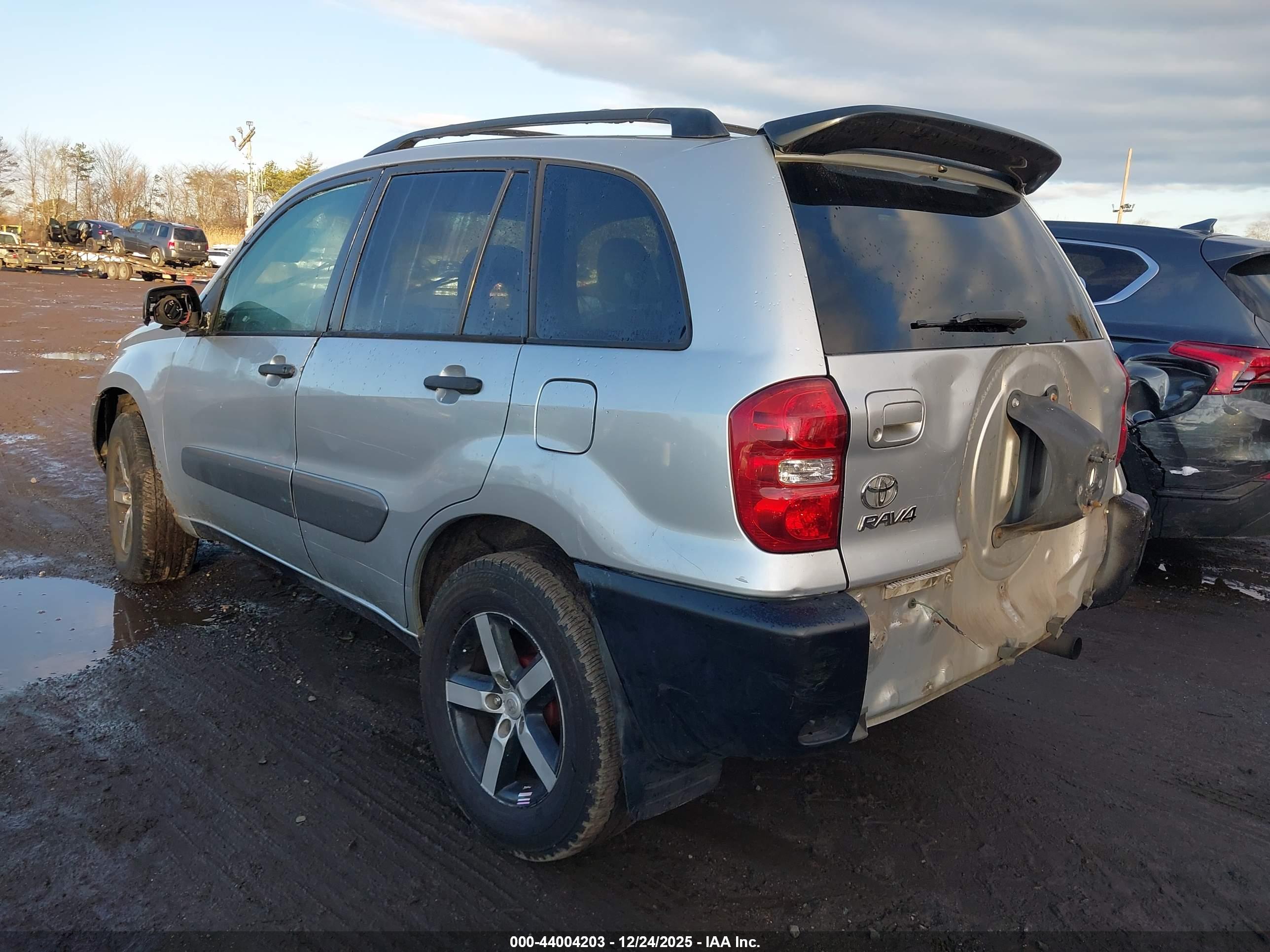 TOYOTA RAV4 image 3