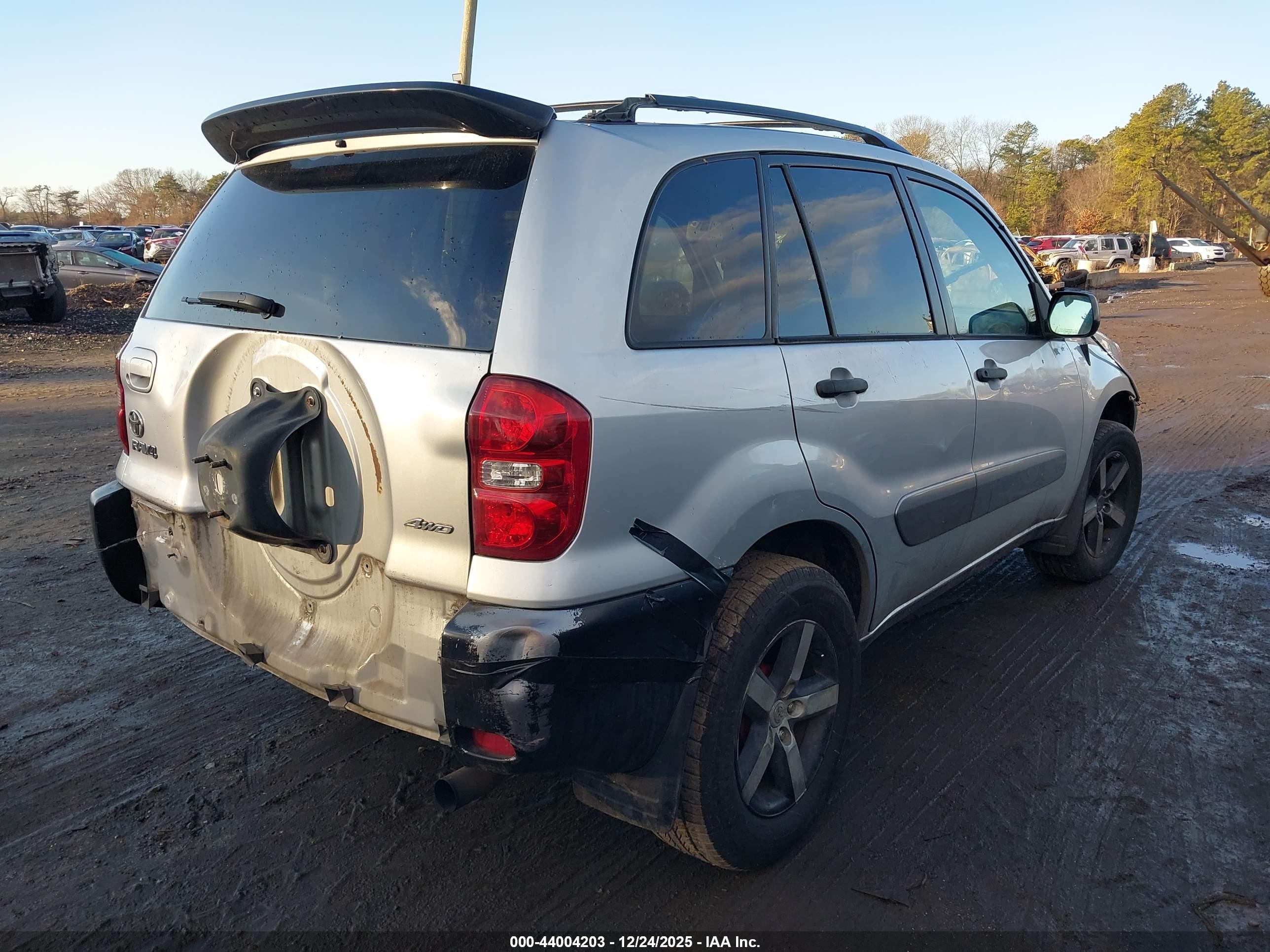 TOYOTA RAV4 image 4