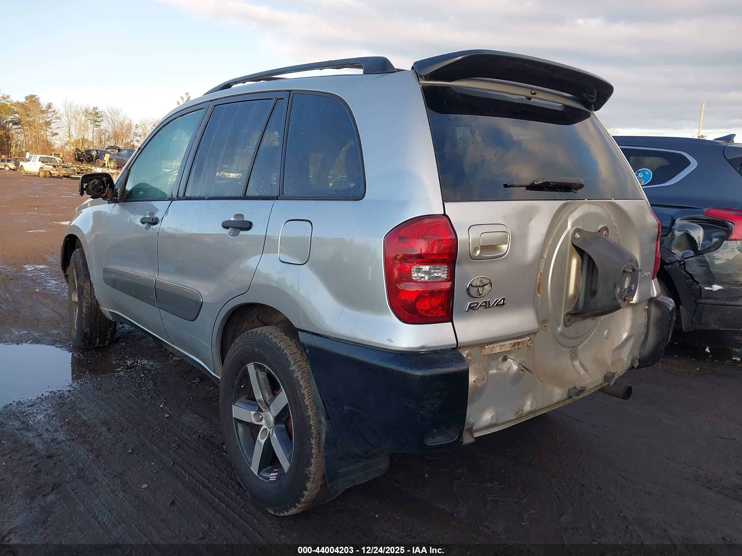TOYOTA RAV4 image 6