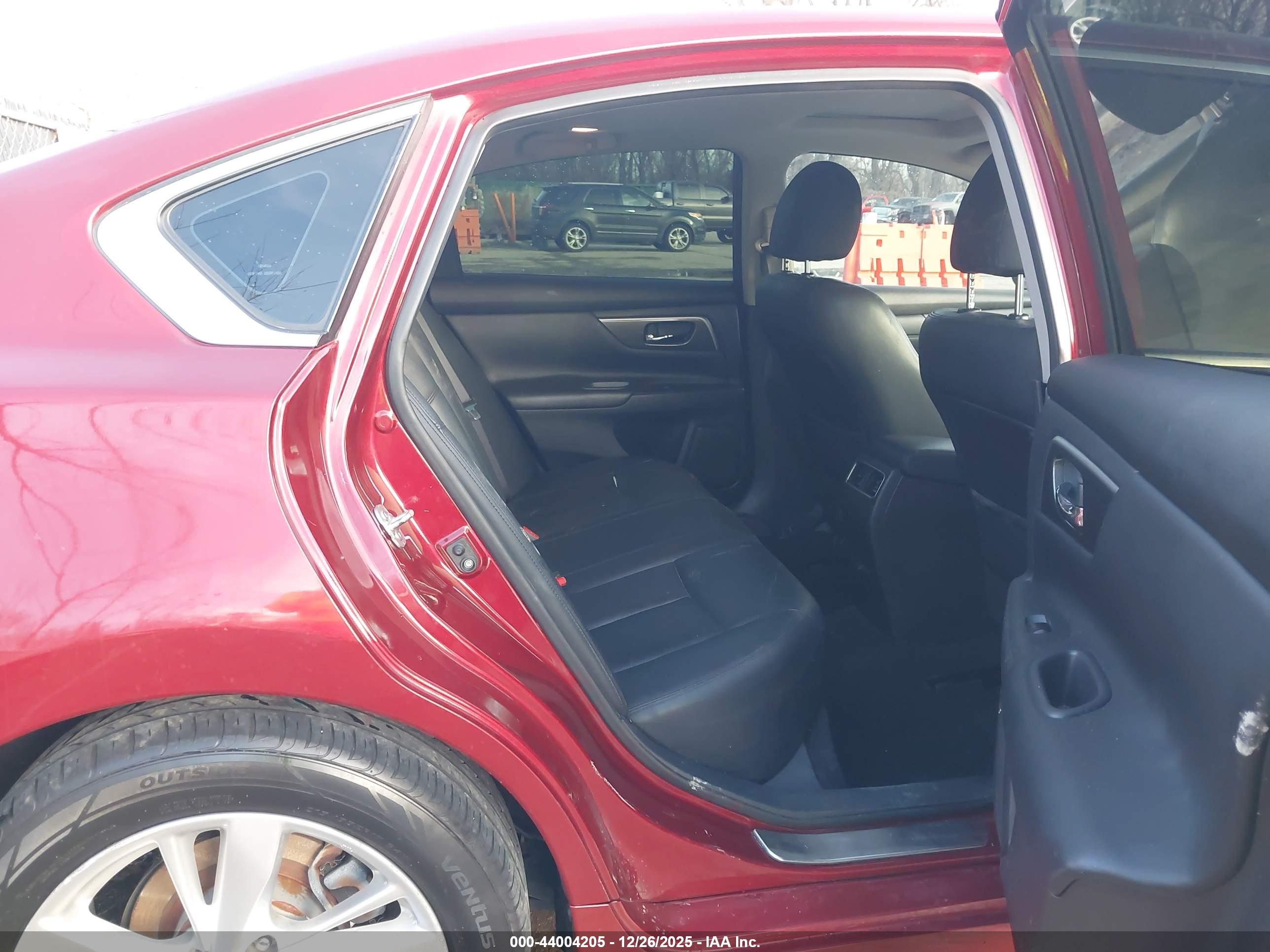 NISSAN ALTIMA image 8