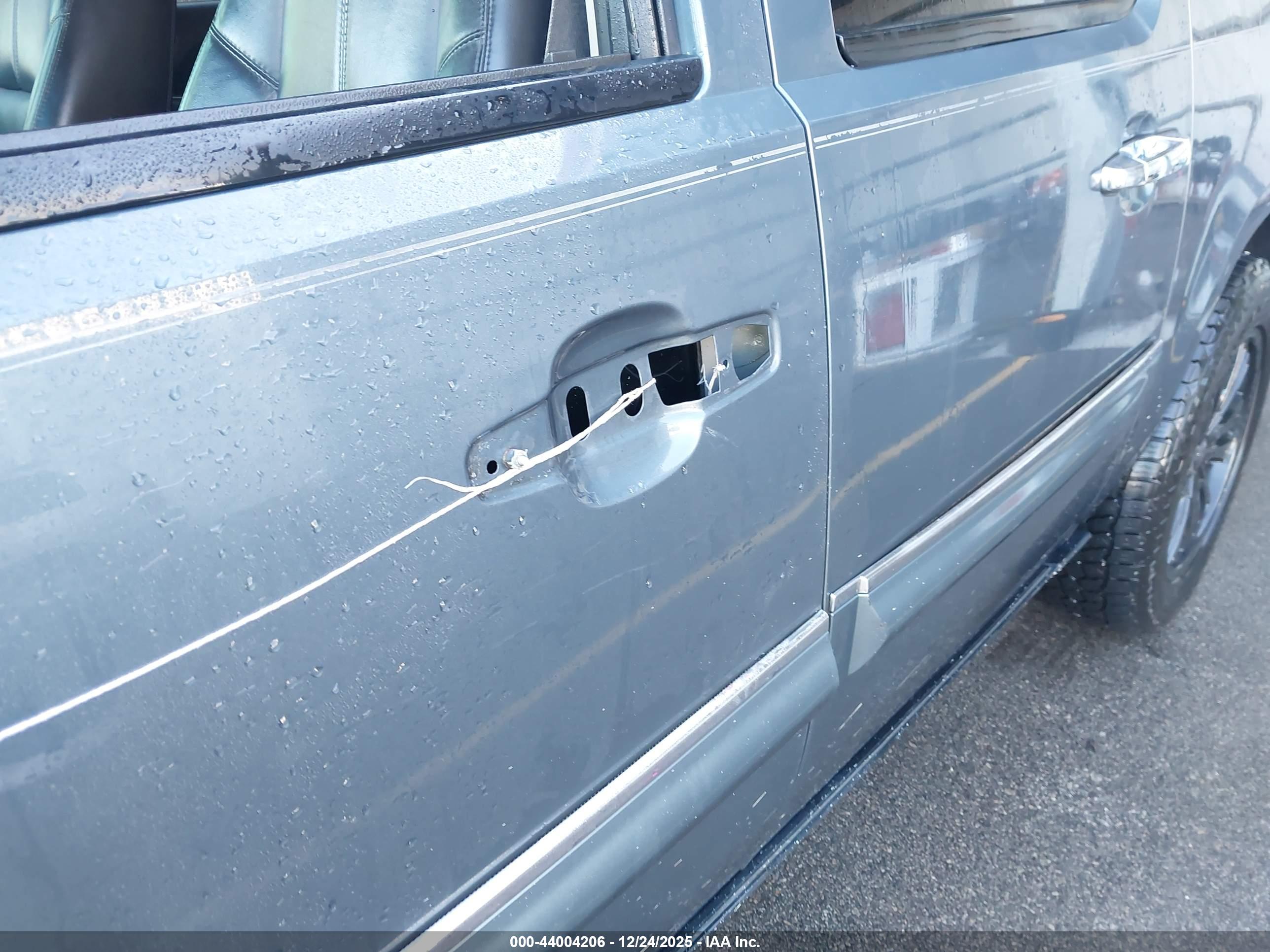 GMC YUKON image 6