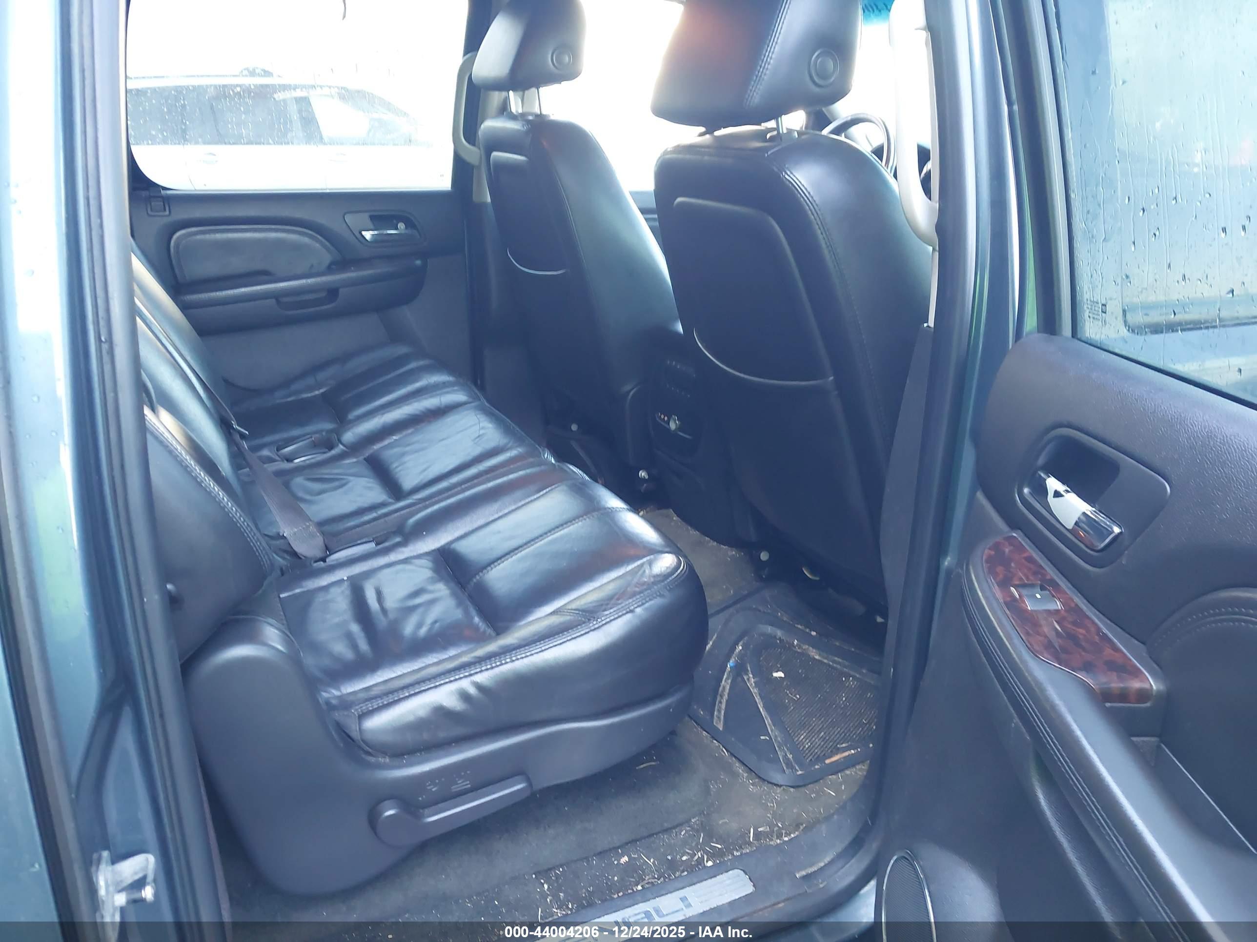 GMC YUKON image 8