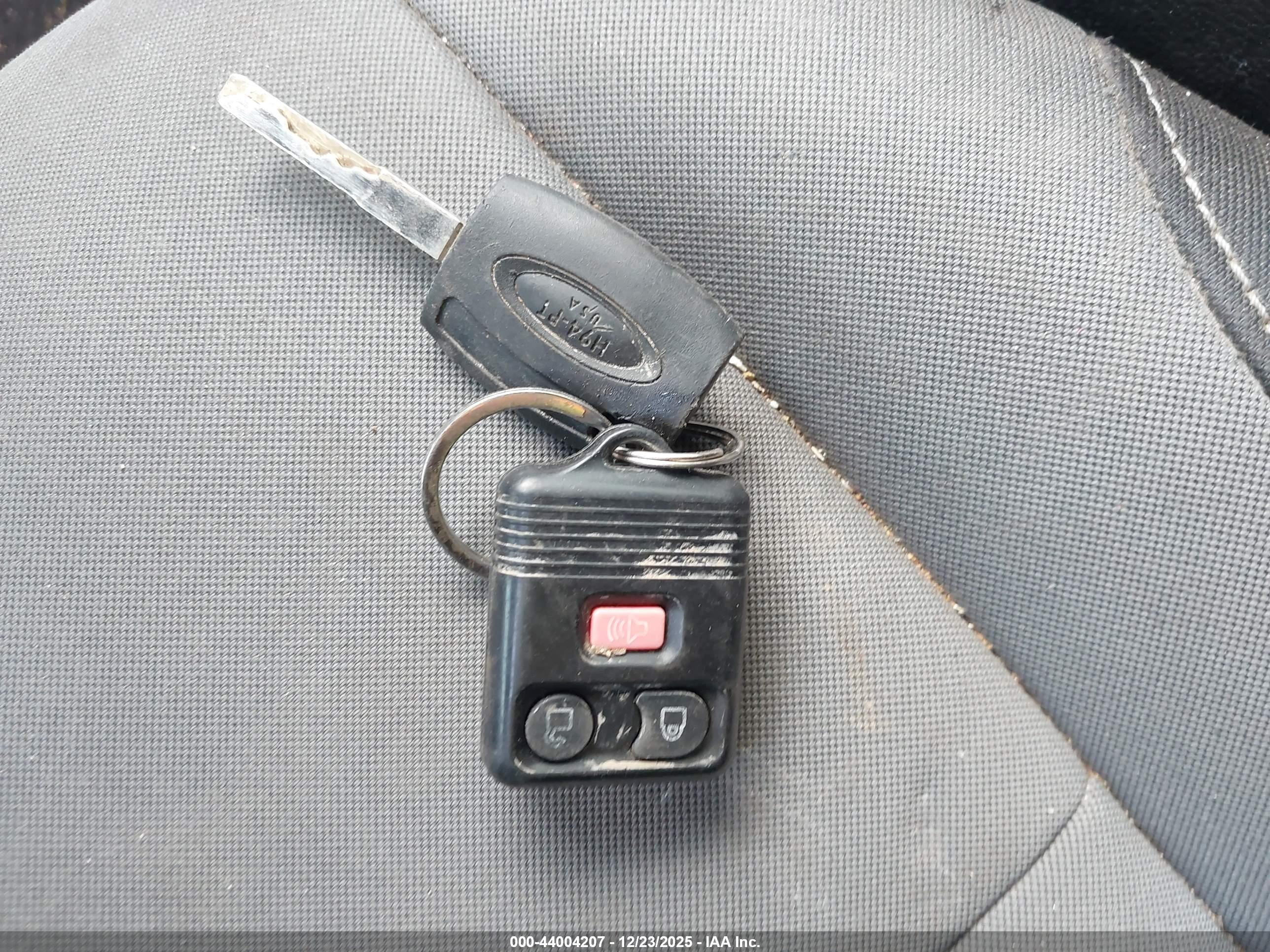 FORD ESCAPE image 11