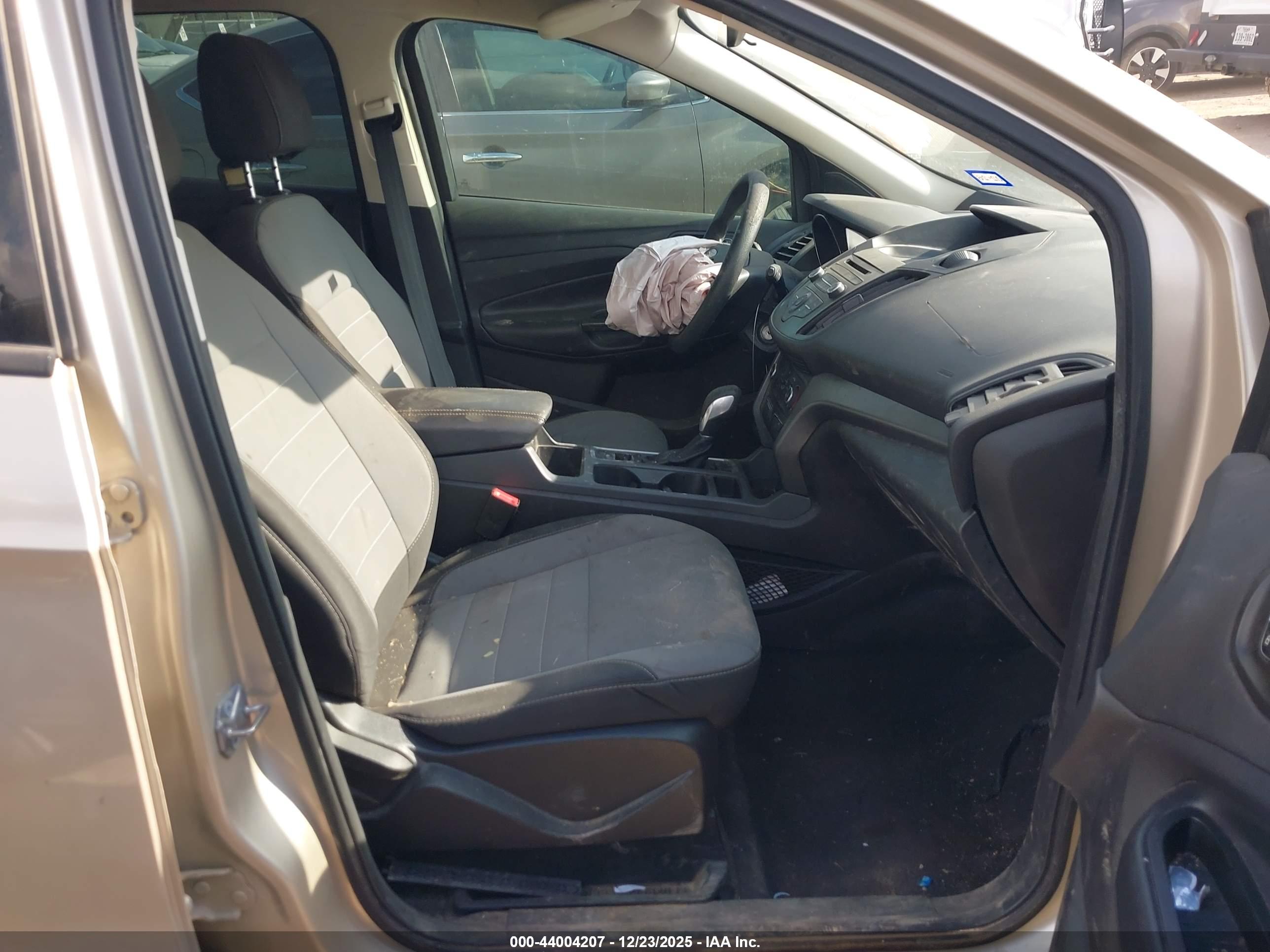 FORD ESCAPE image 5