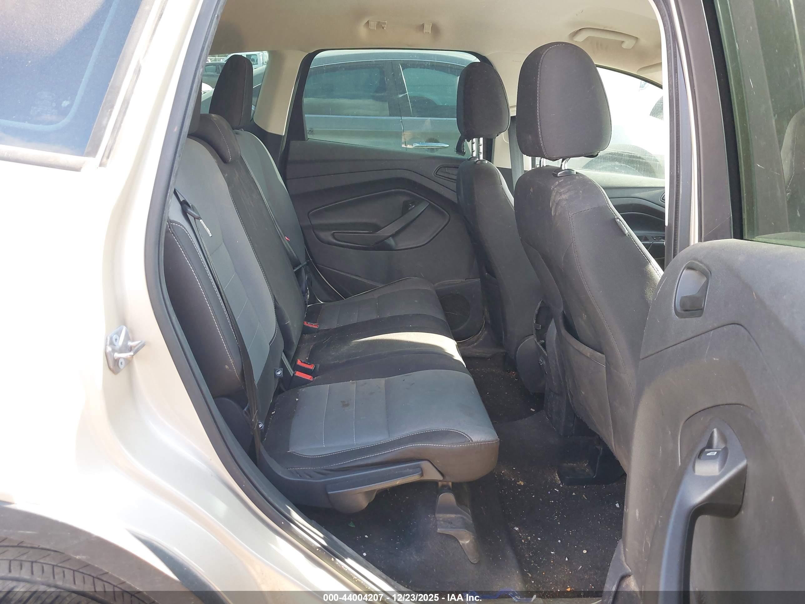 FORD ESCAPE image 8