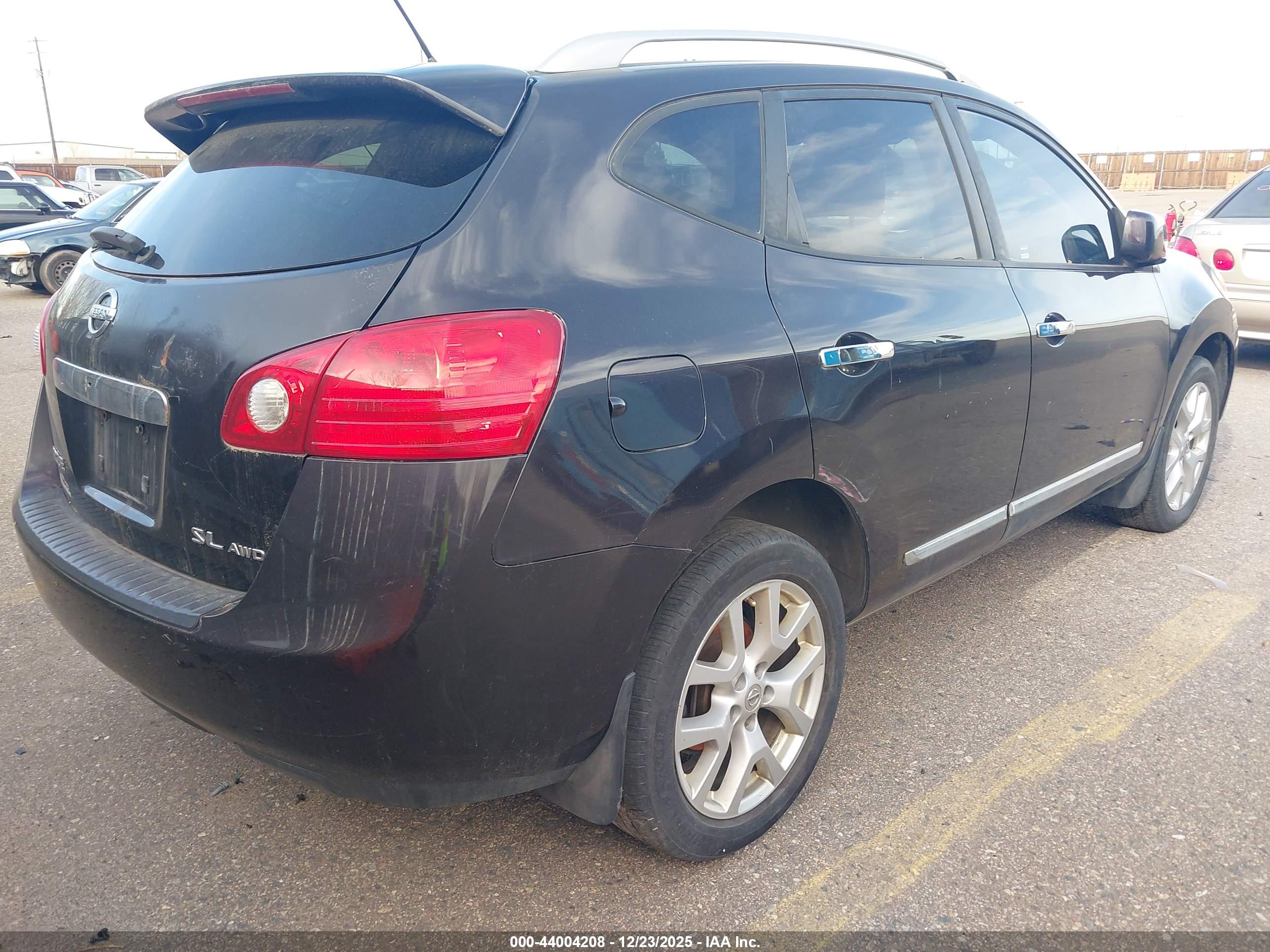 NISSAN ROGUE image 4