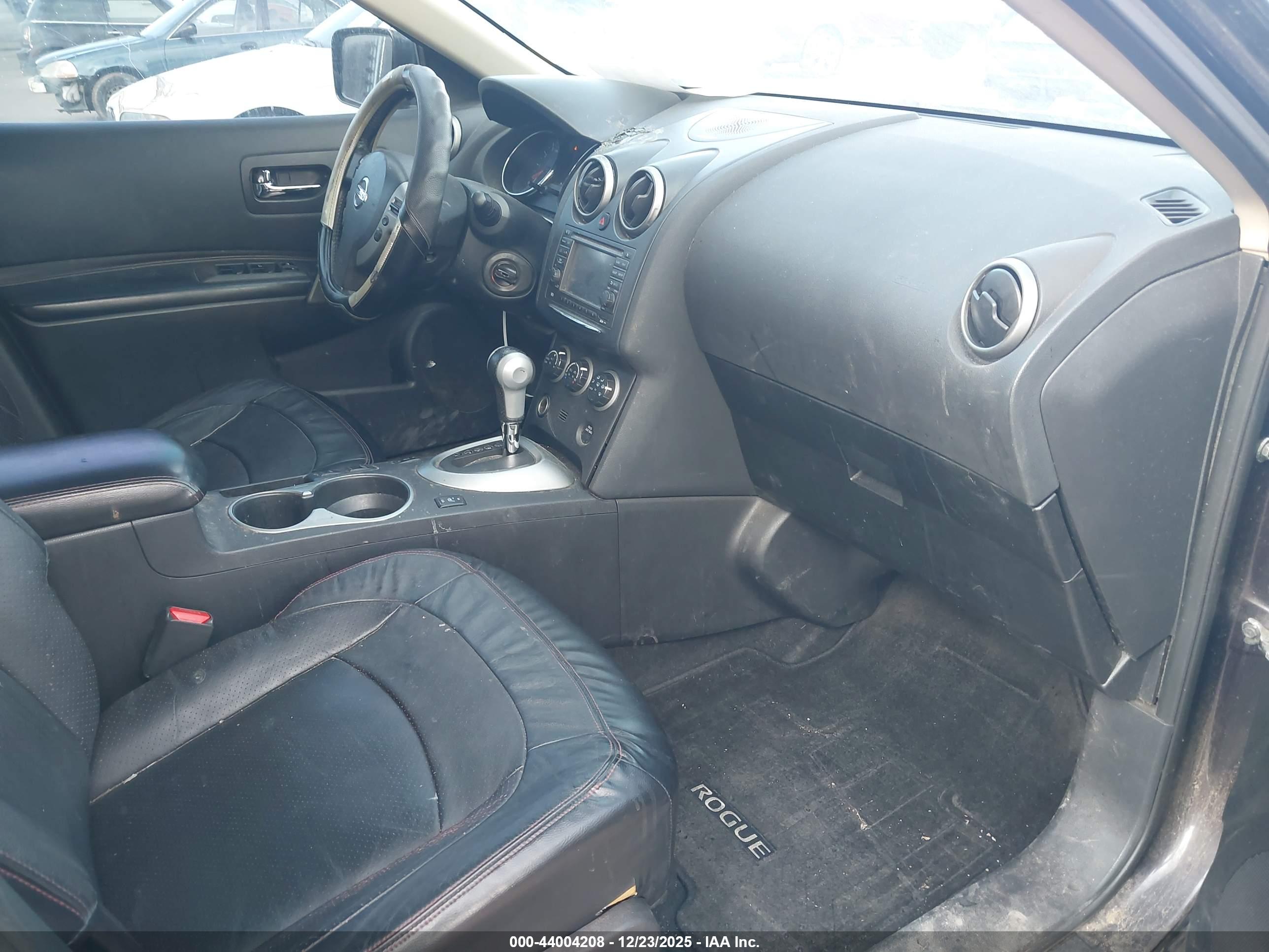 NISSAN ROGUE image 5