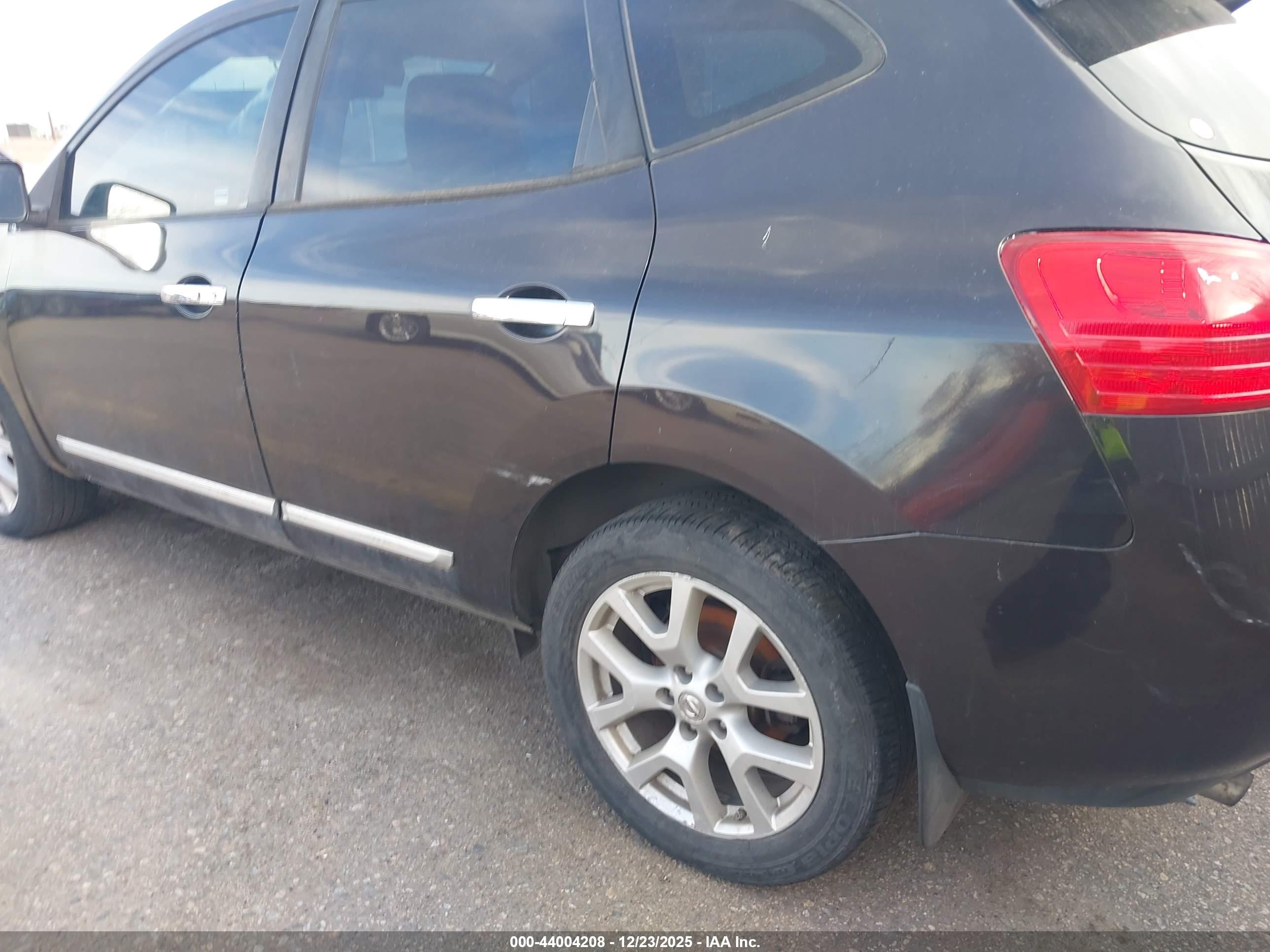 NISSAN ROGUE image 6