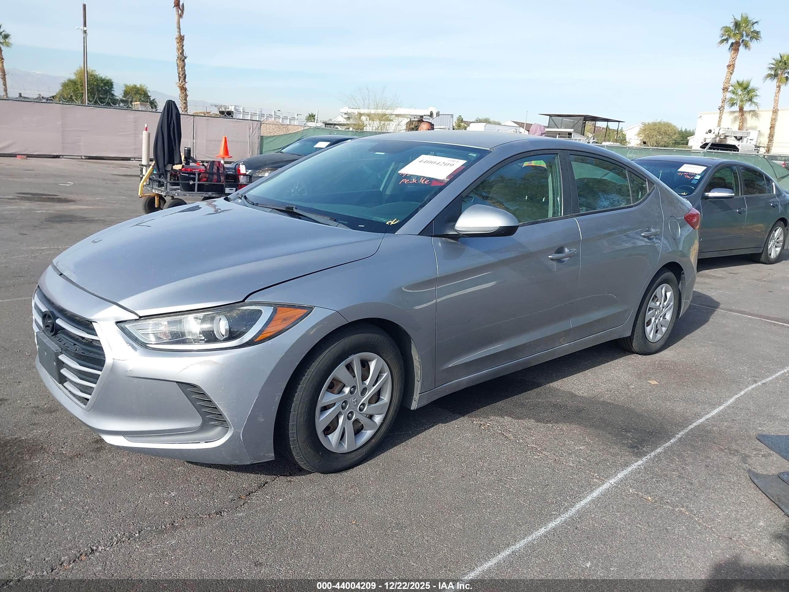 HYUNDAI ELANTRA image 2