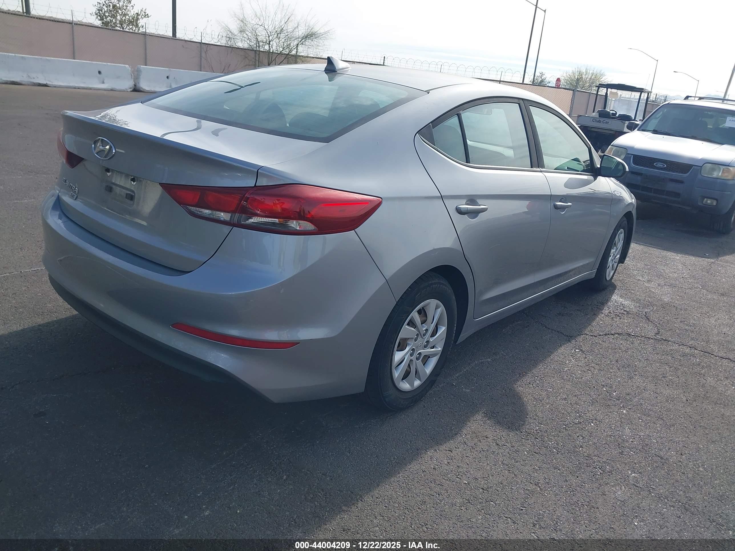 HYUNDAI ELANTRA image 4