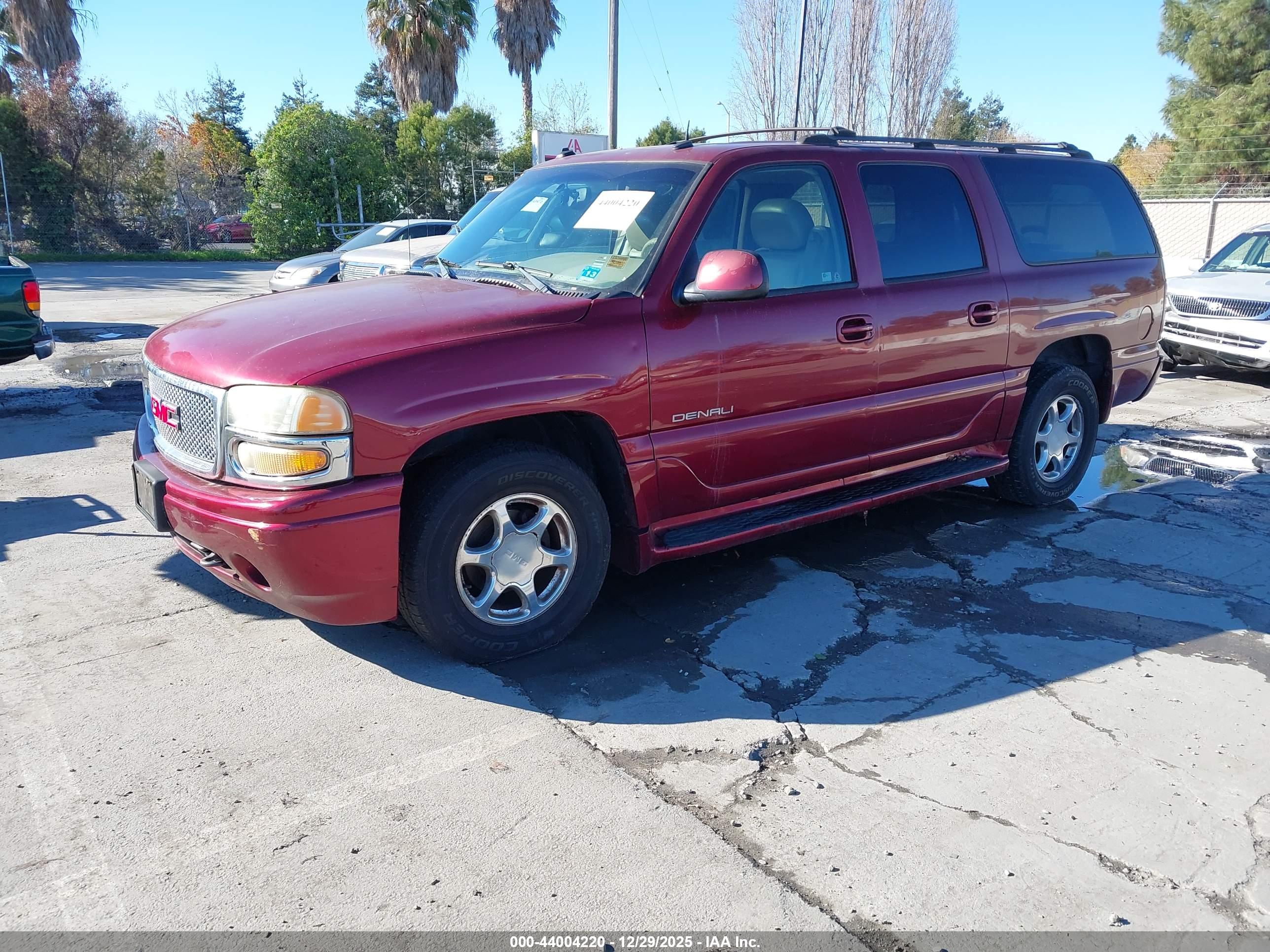 GMC YUKON image 2