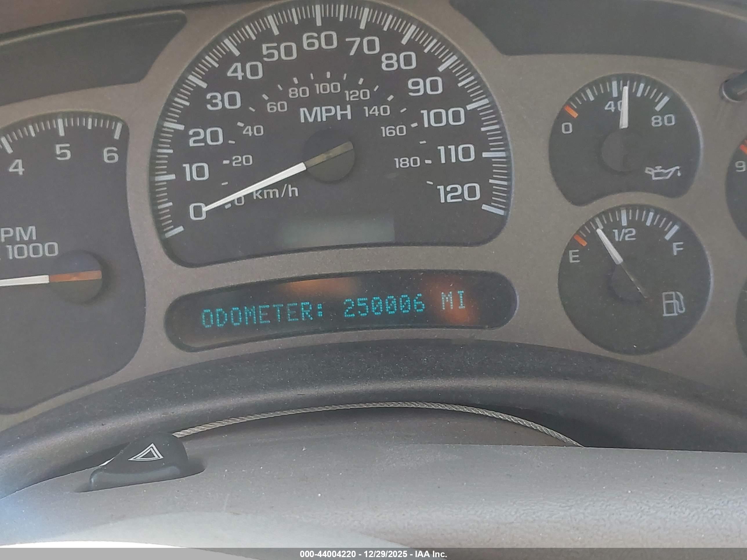 GMC YUKON image 7