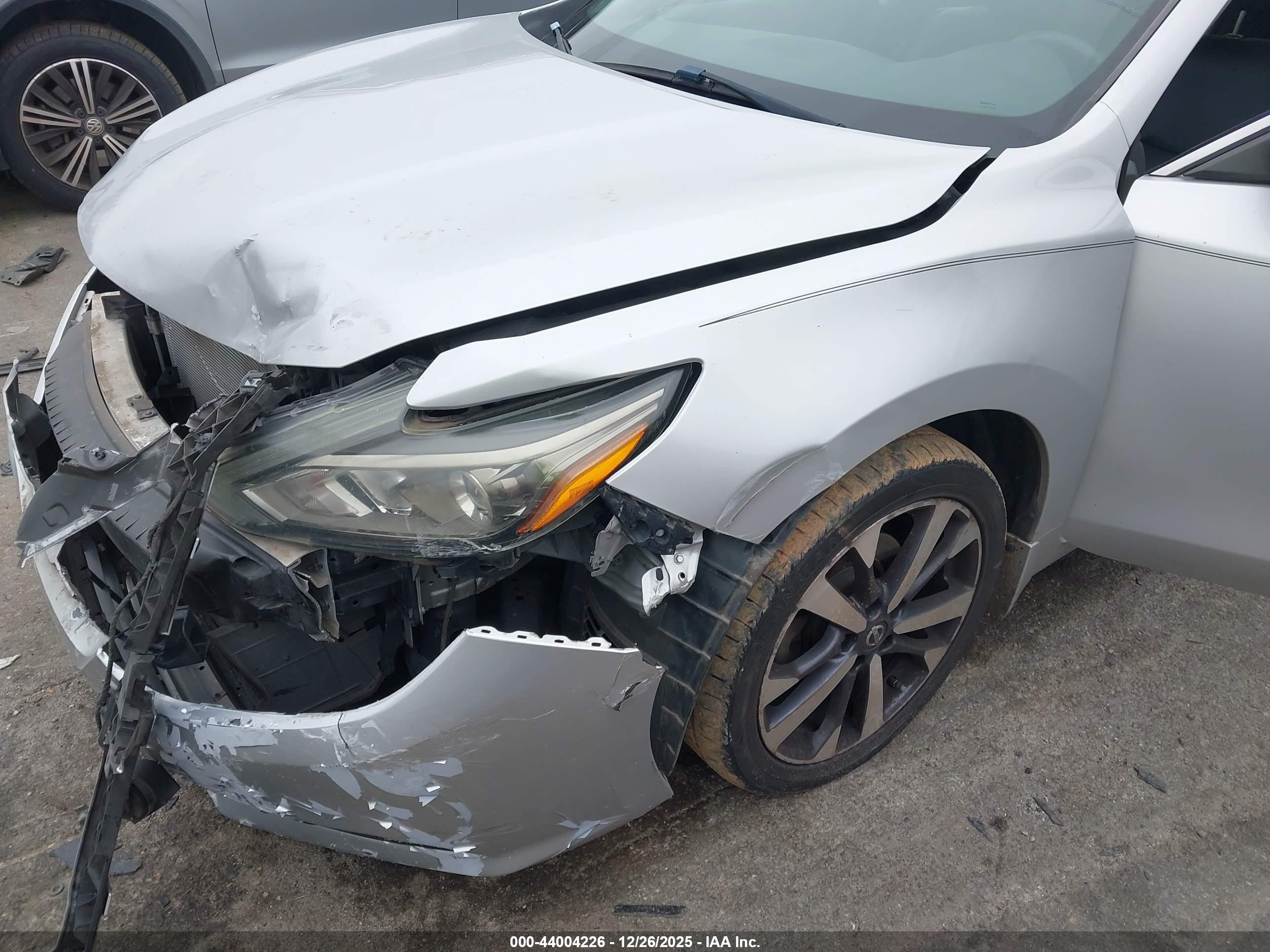 NISSAN ALTIMA image 6