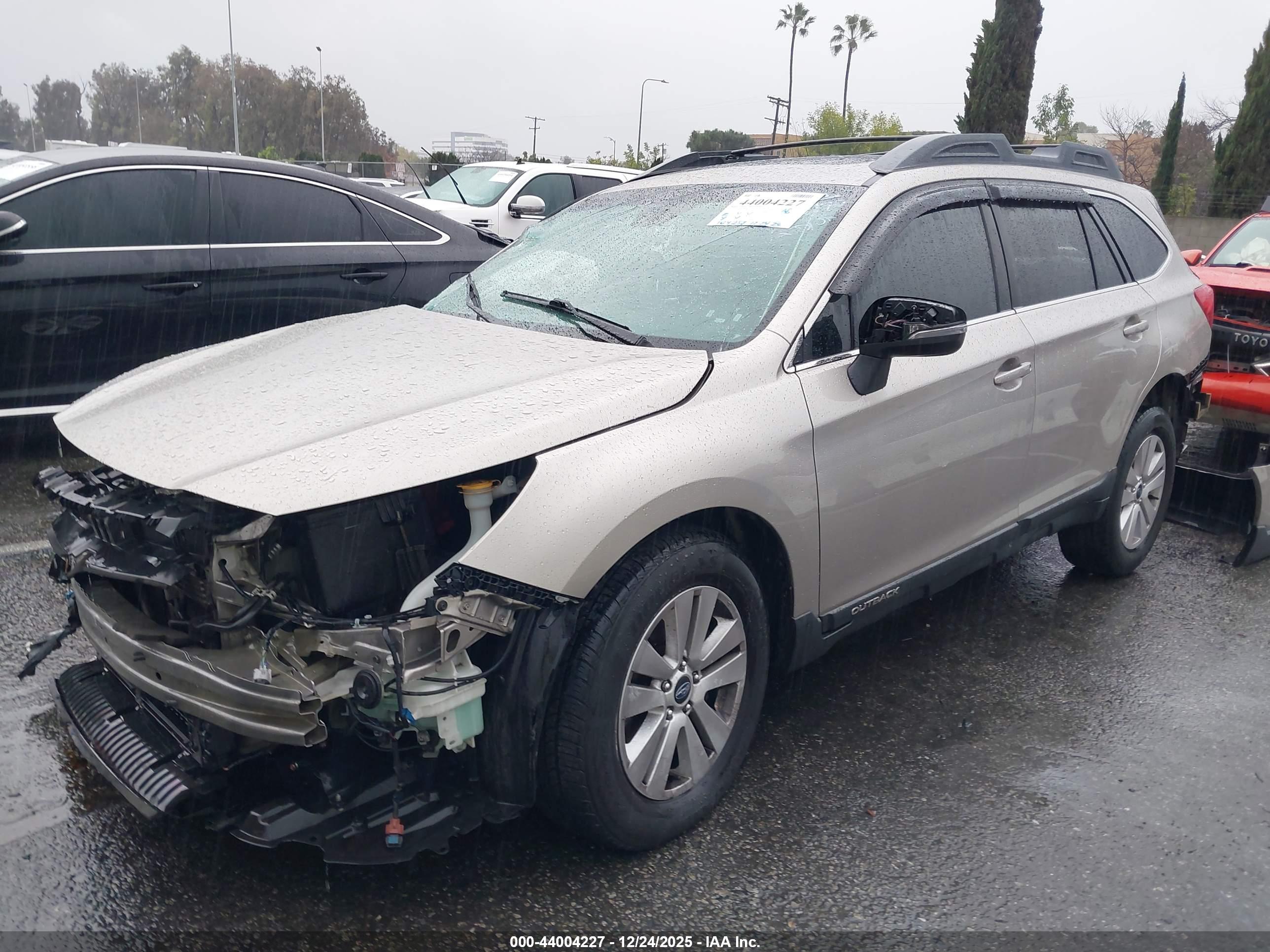 SUBARU OUTBACK image 2