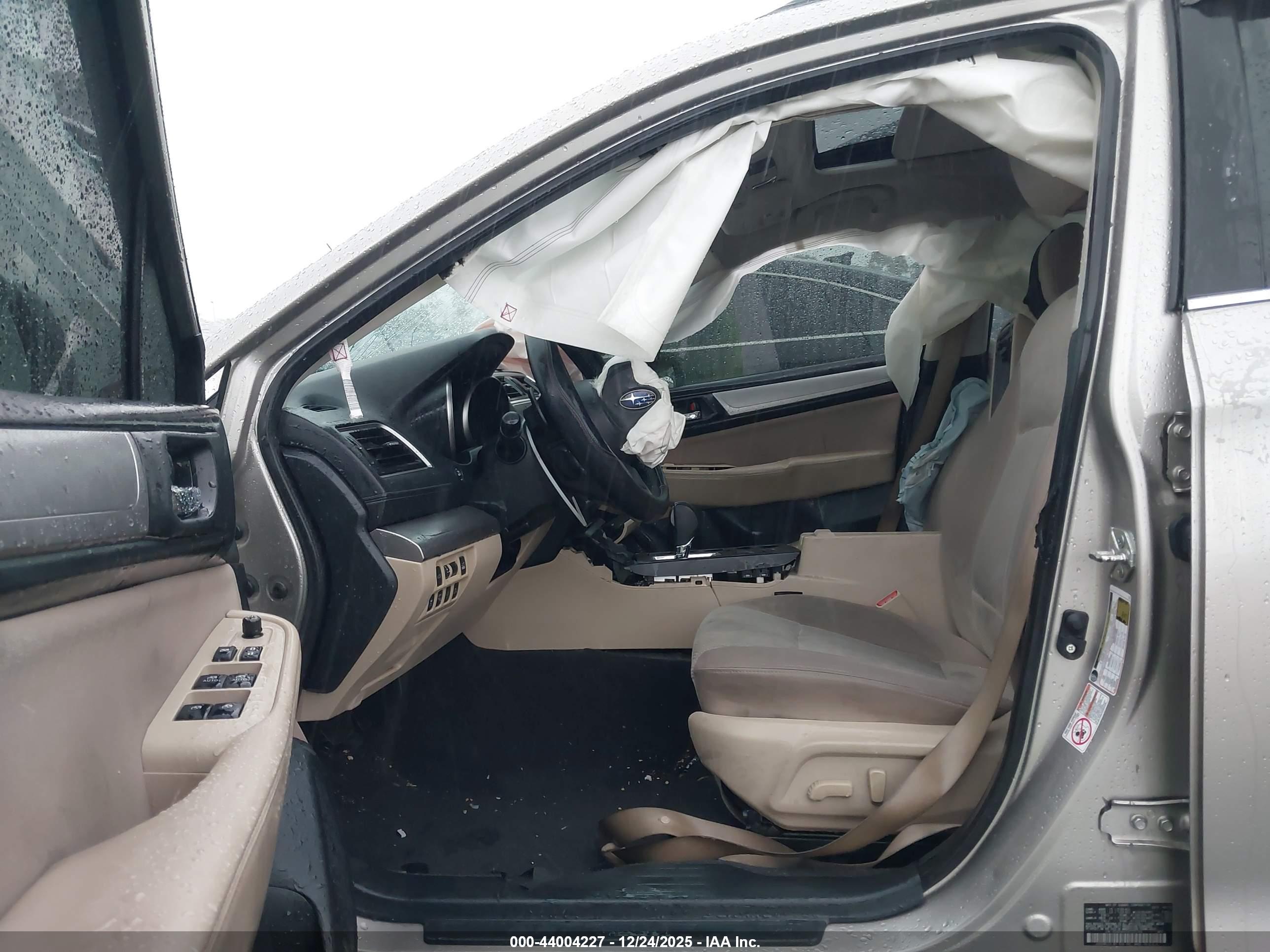 SUBARU OUTBACK image 5