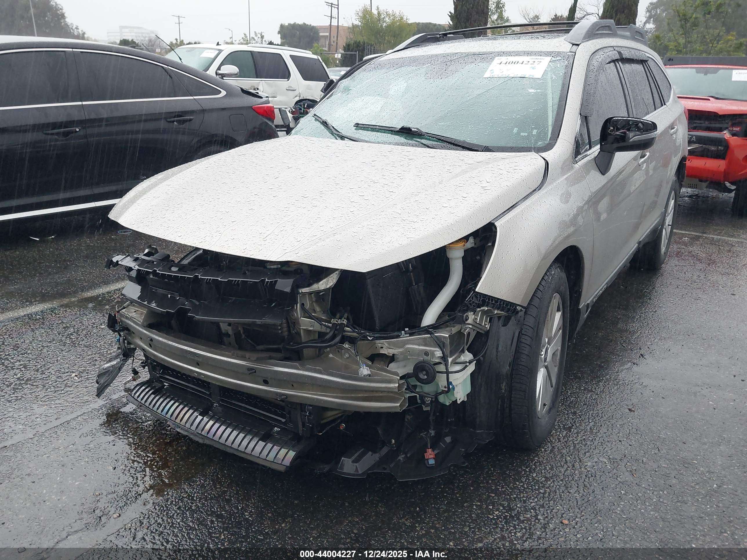 SUBARU OUTBACK image 6