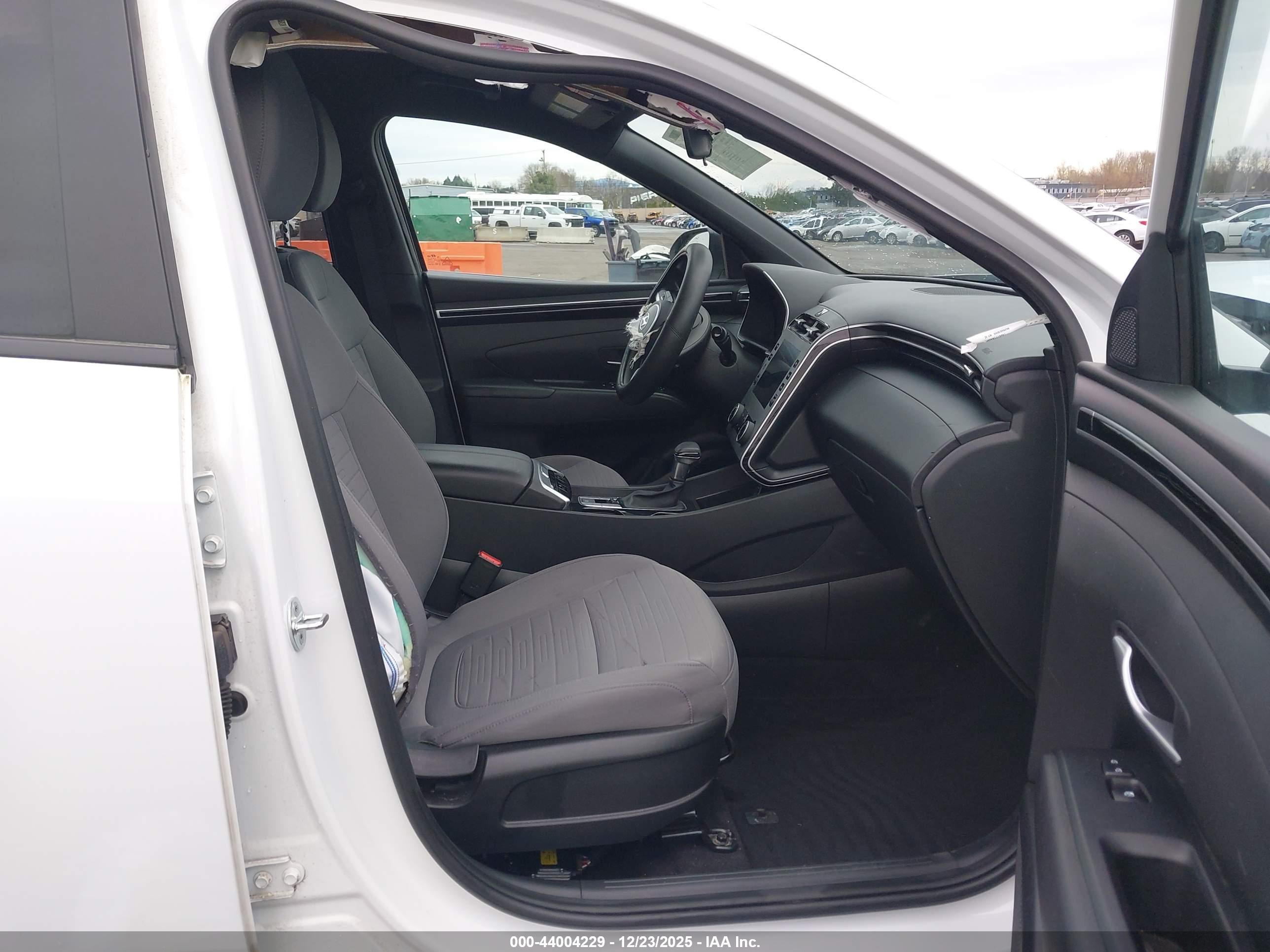 HYUNDAI SANTA image 5