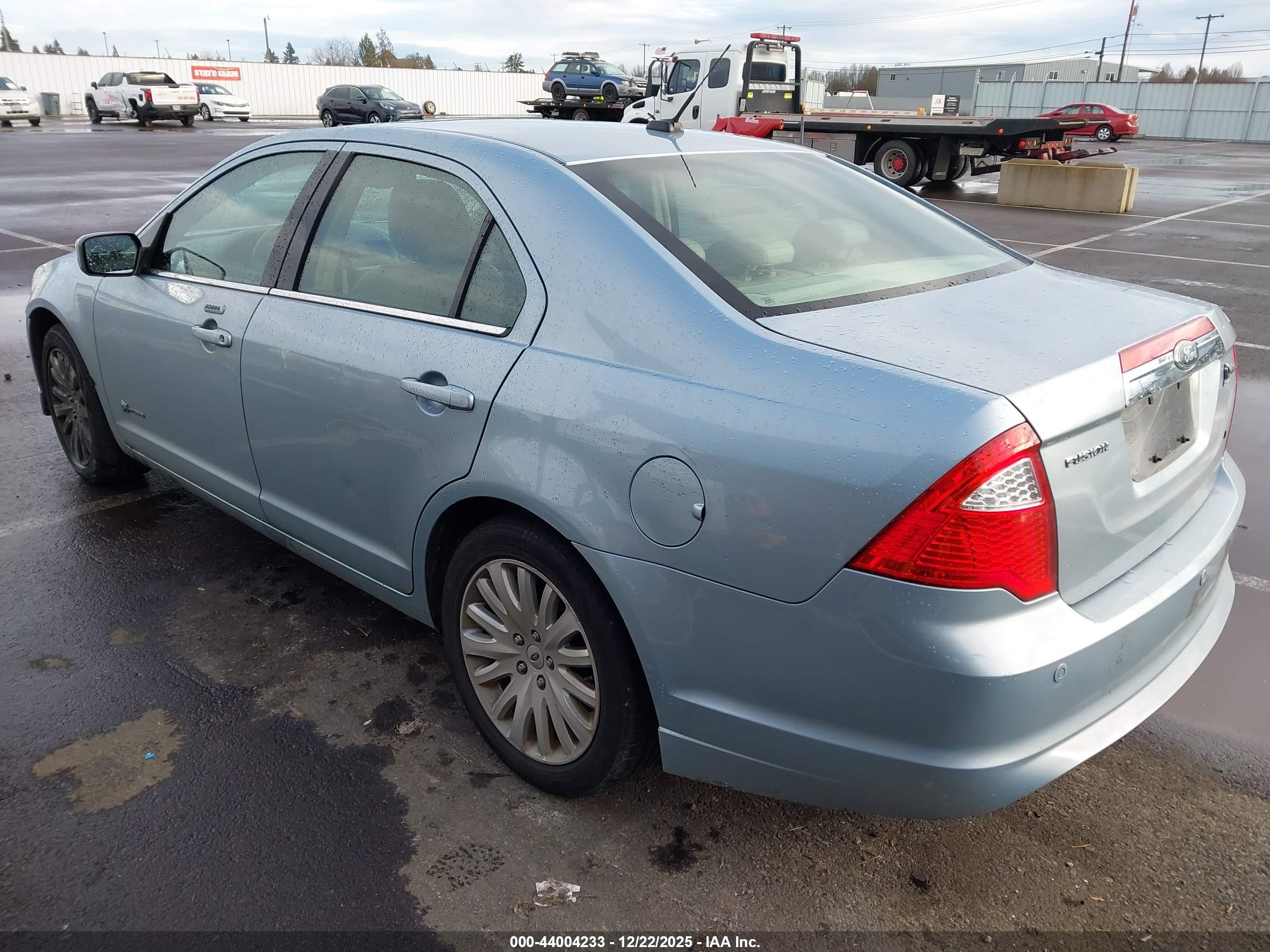 FORD FUSION image 3