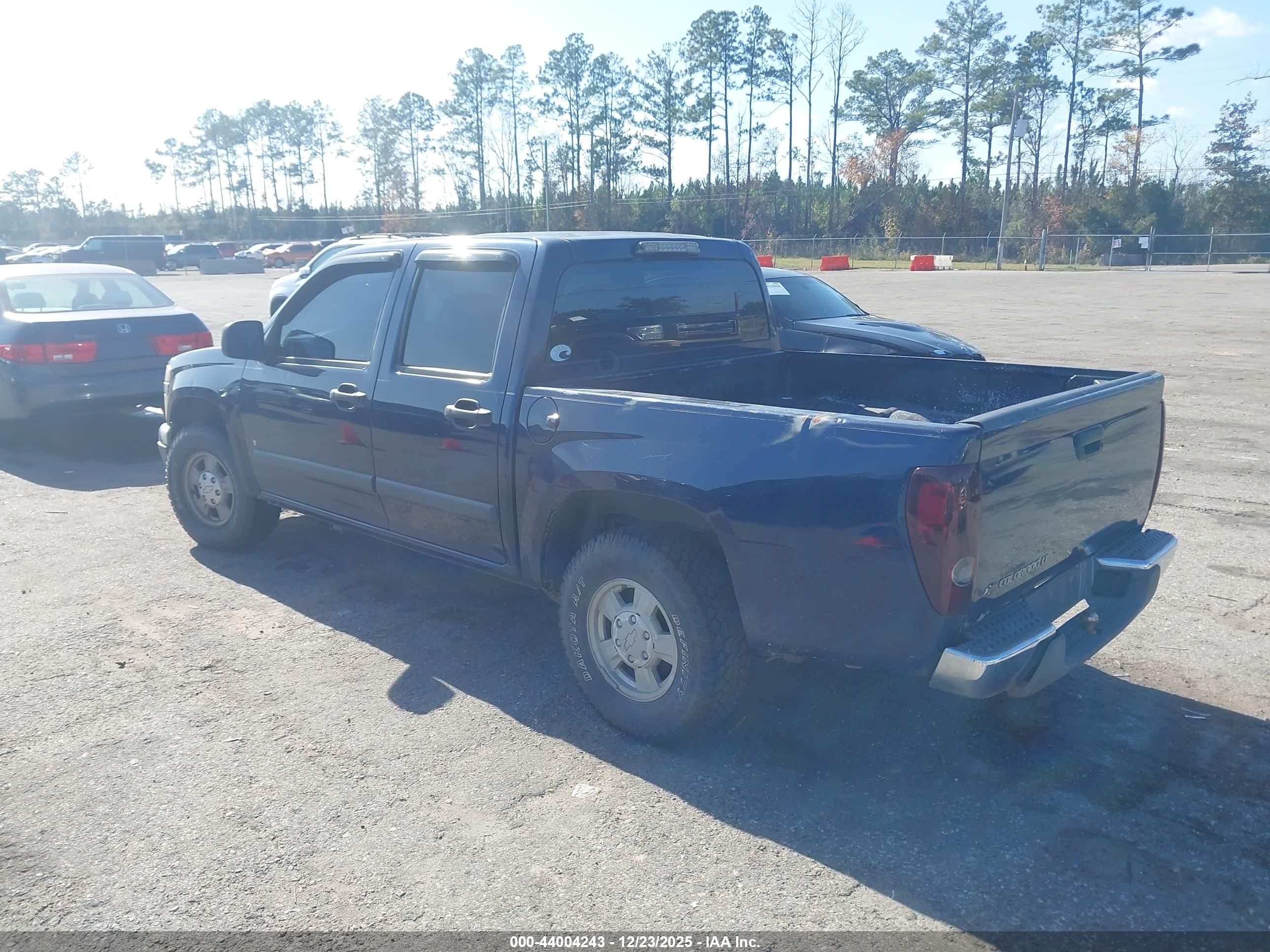 CHEVROLET COLORADO image 3