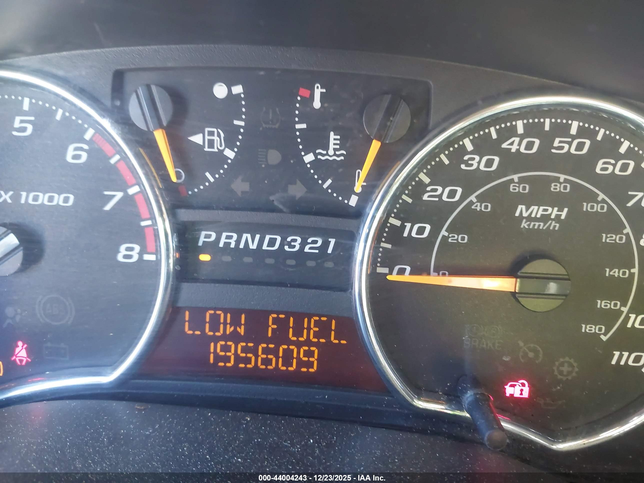 CHEVROLET COLORADO image 7