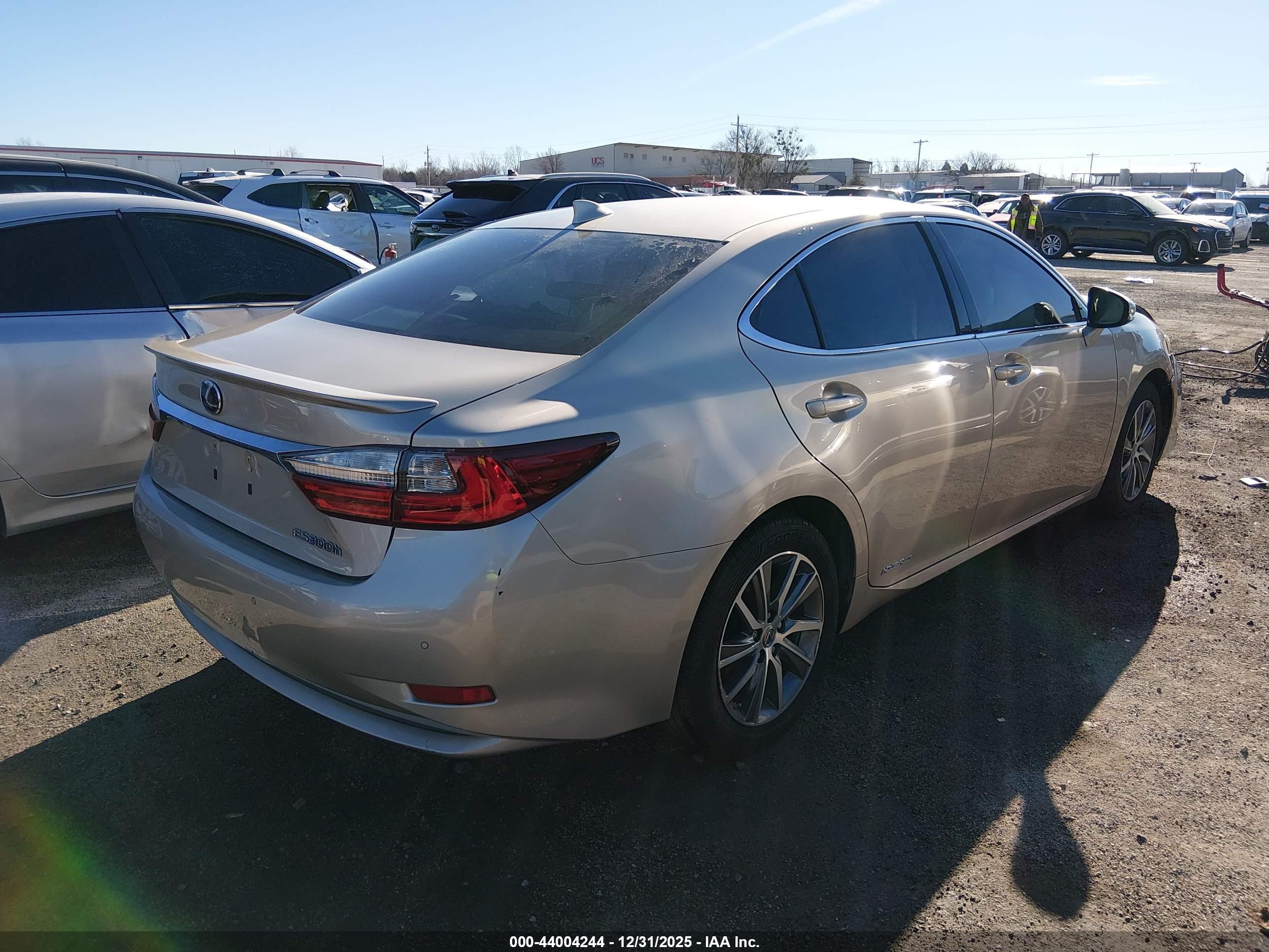 LEXUS ES image 4