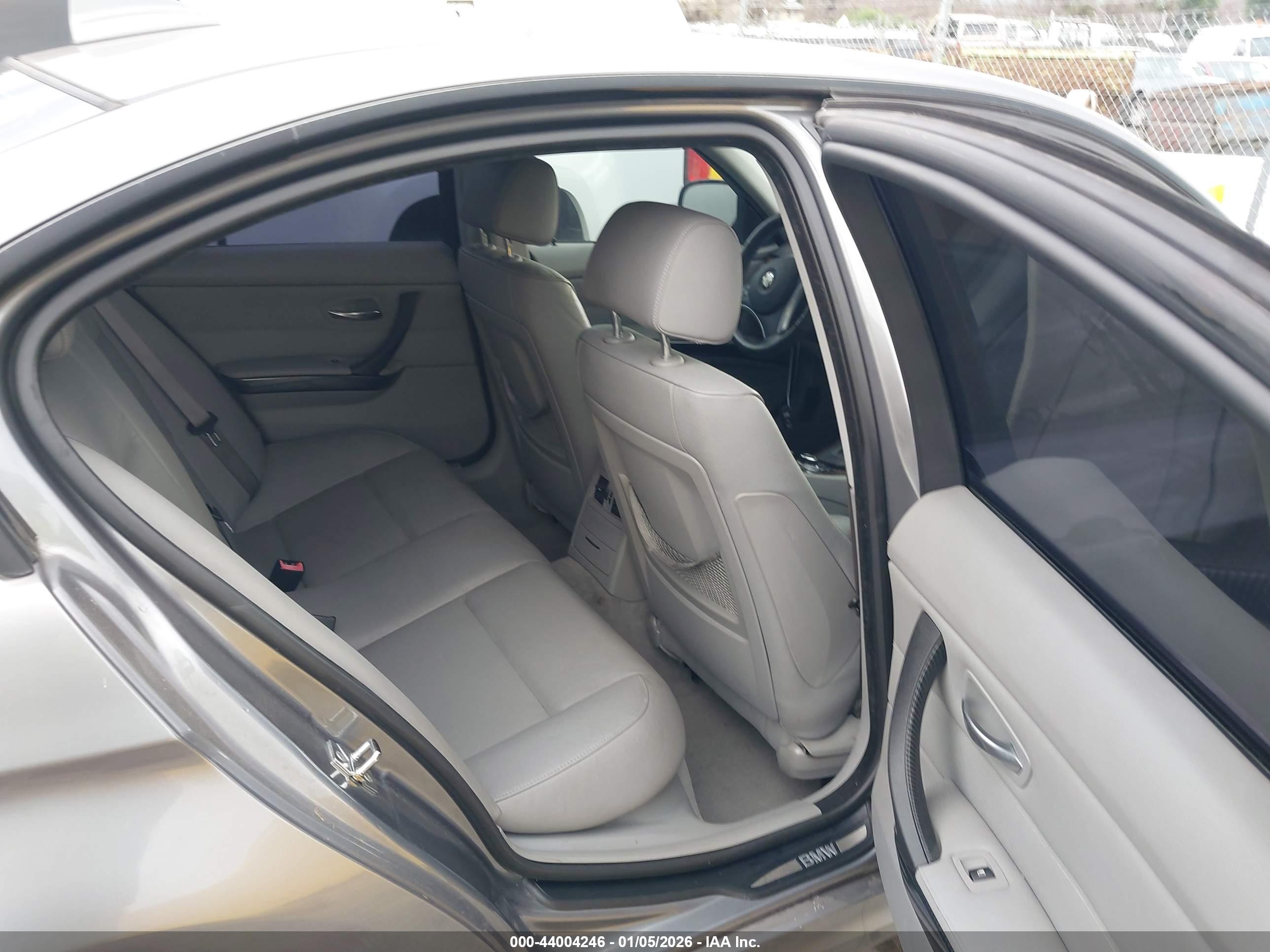 BMW 328I image 8