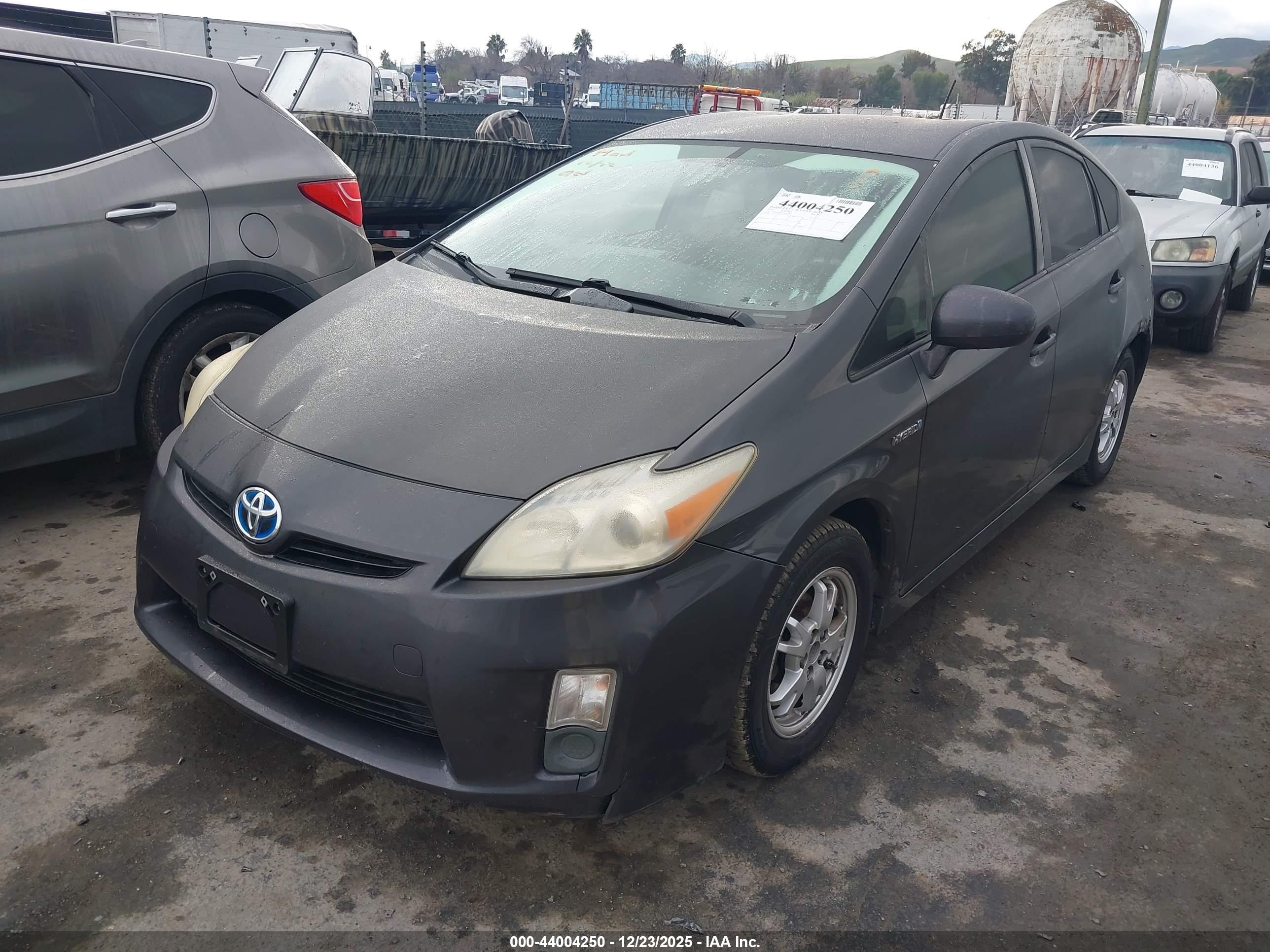 TOYOTA PRIUS image 2