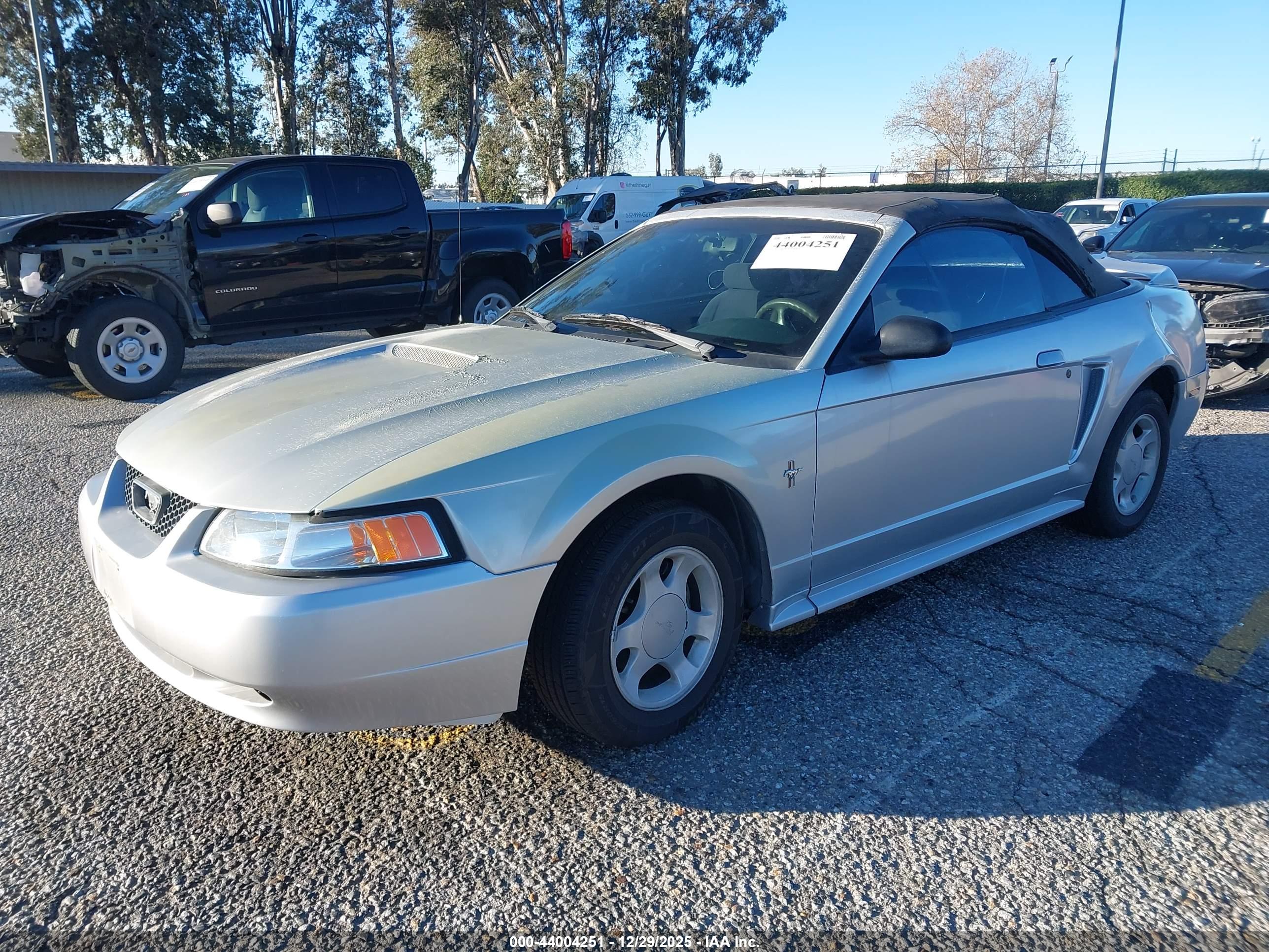 FORD MUSTANG image 2