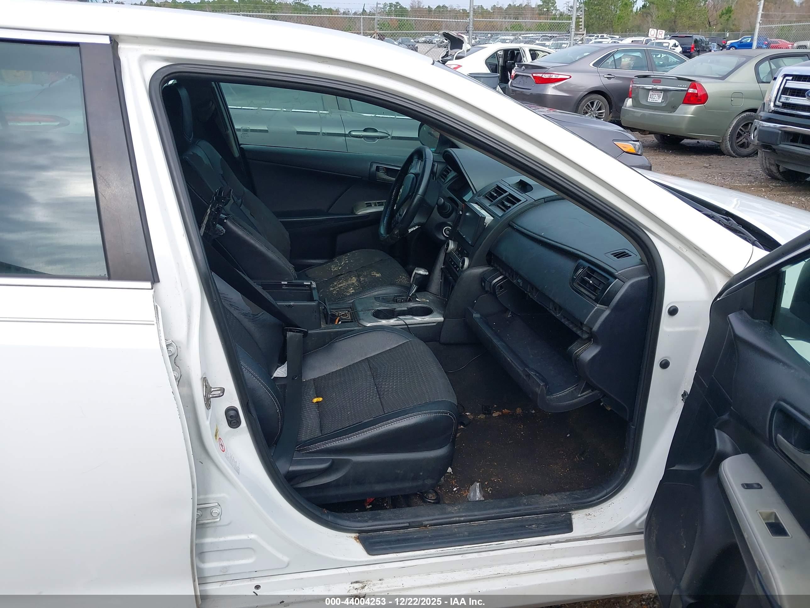 TOYOTA CAMRY image 5