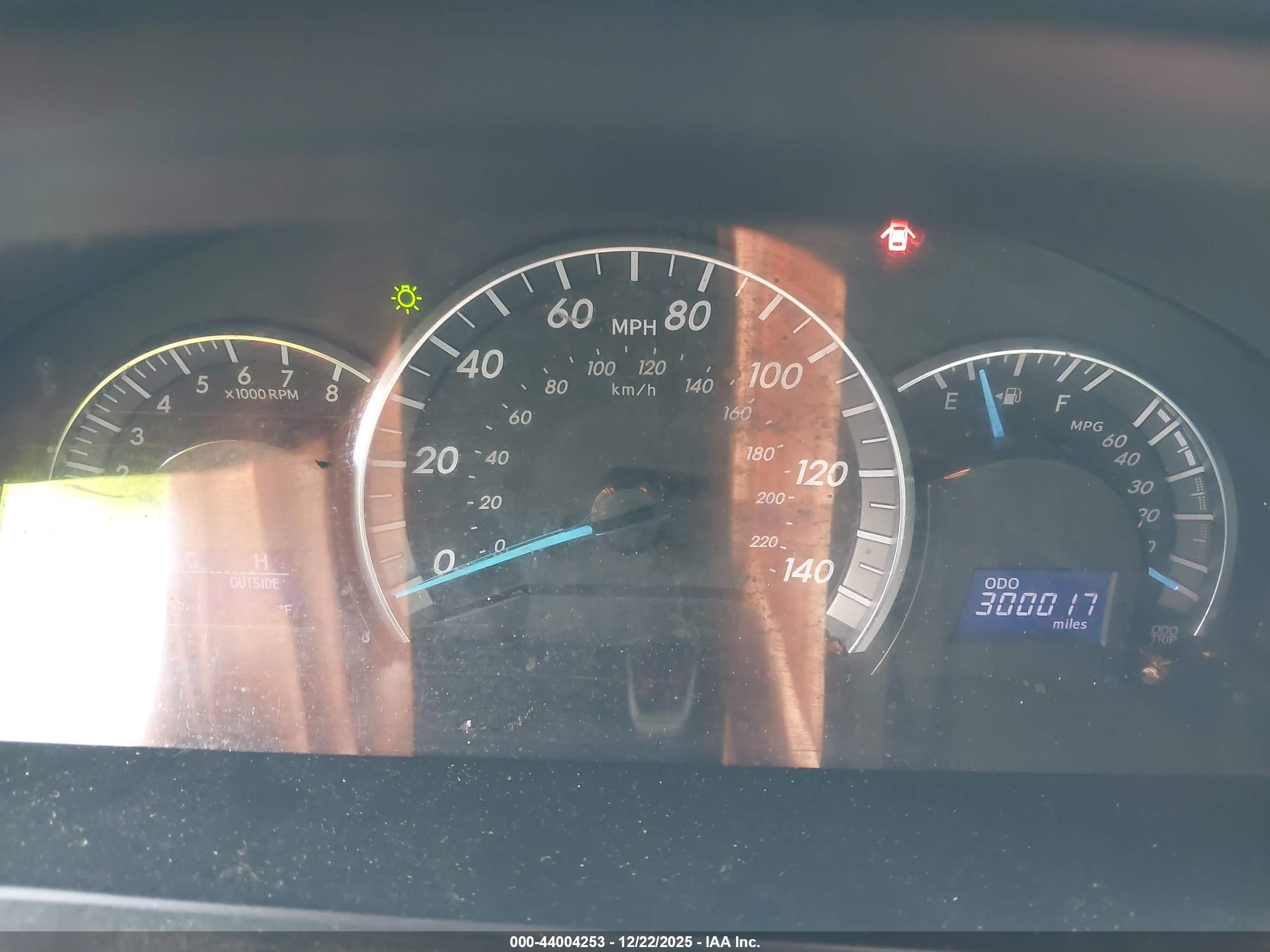 TOYOTA CAMRY image 7