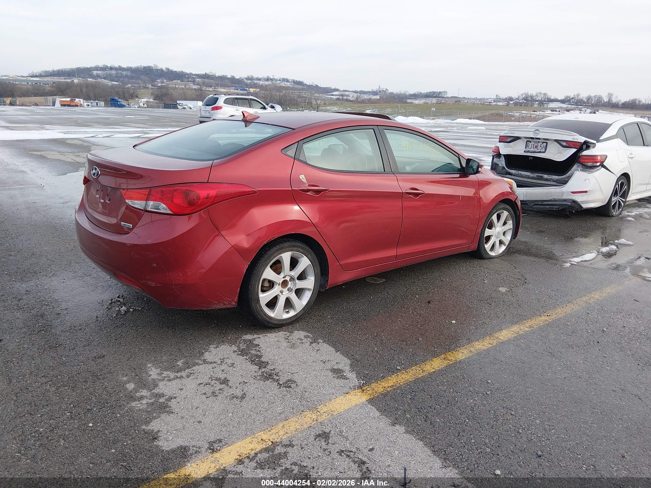 HYUNDAI ELANTRA image 4