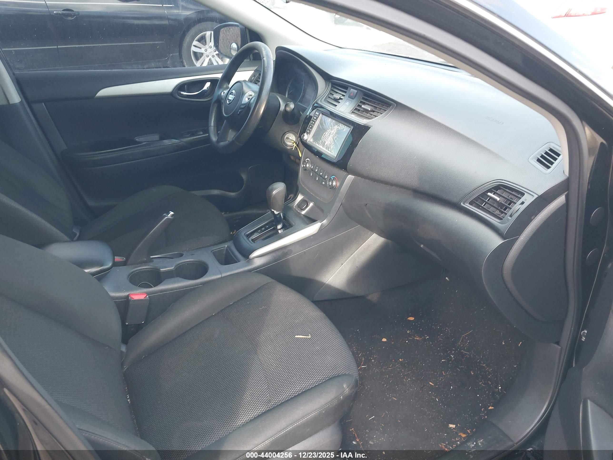 NISSAN SENTRA image 5
