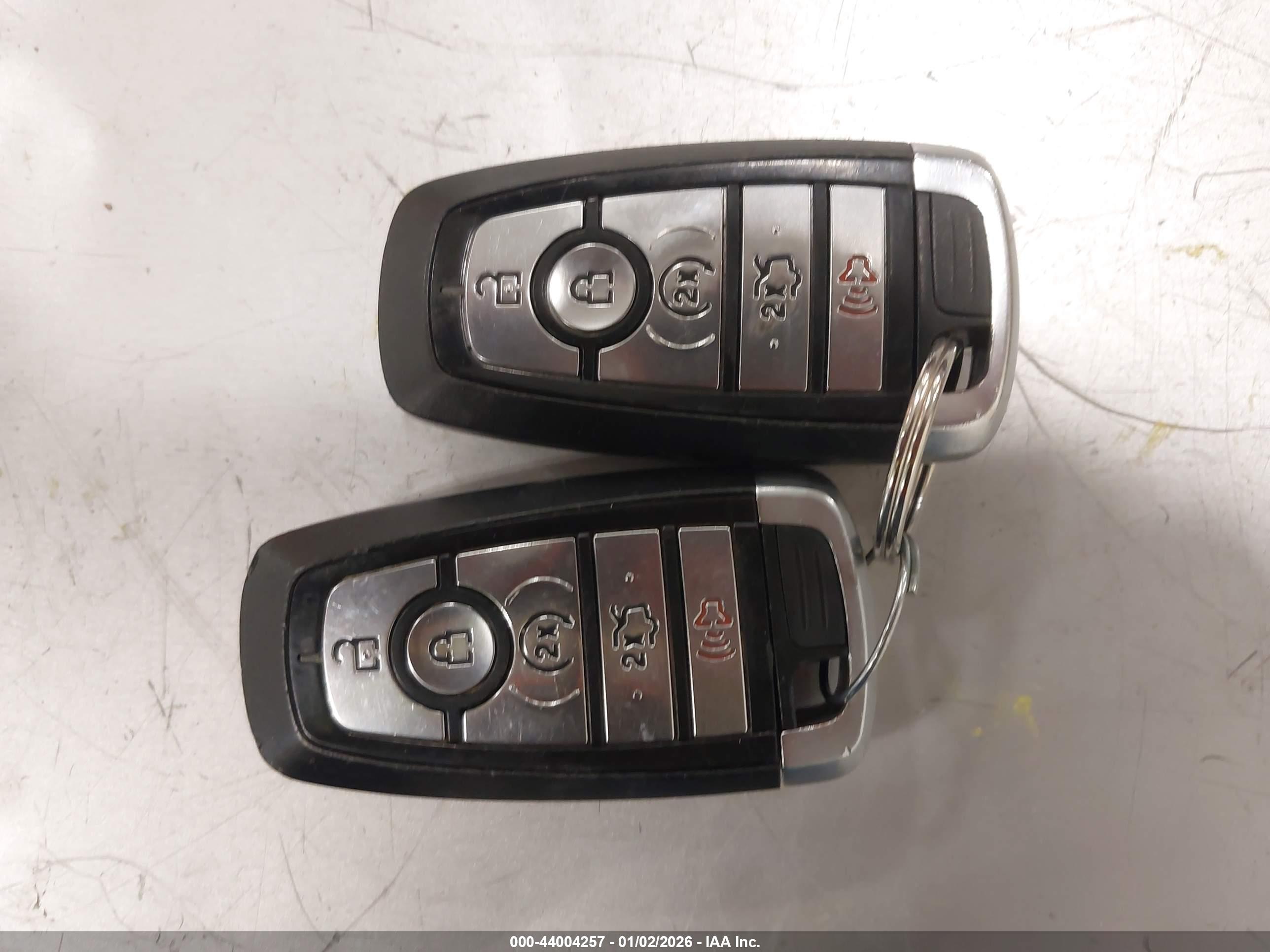FORD FUSION image 11