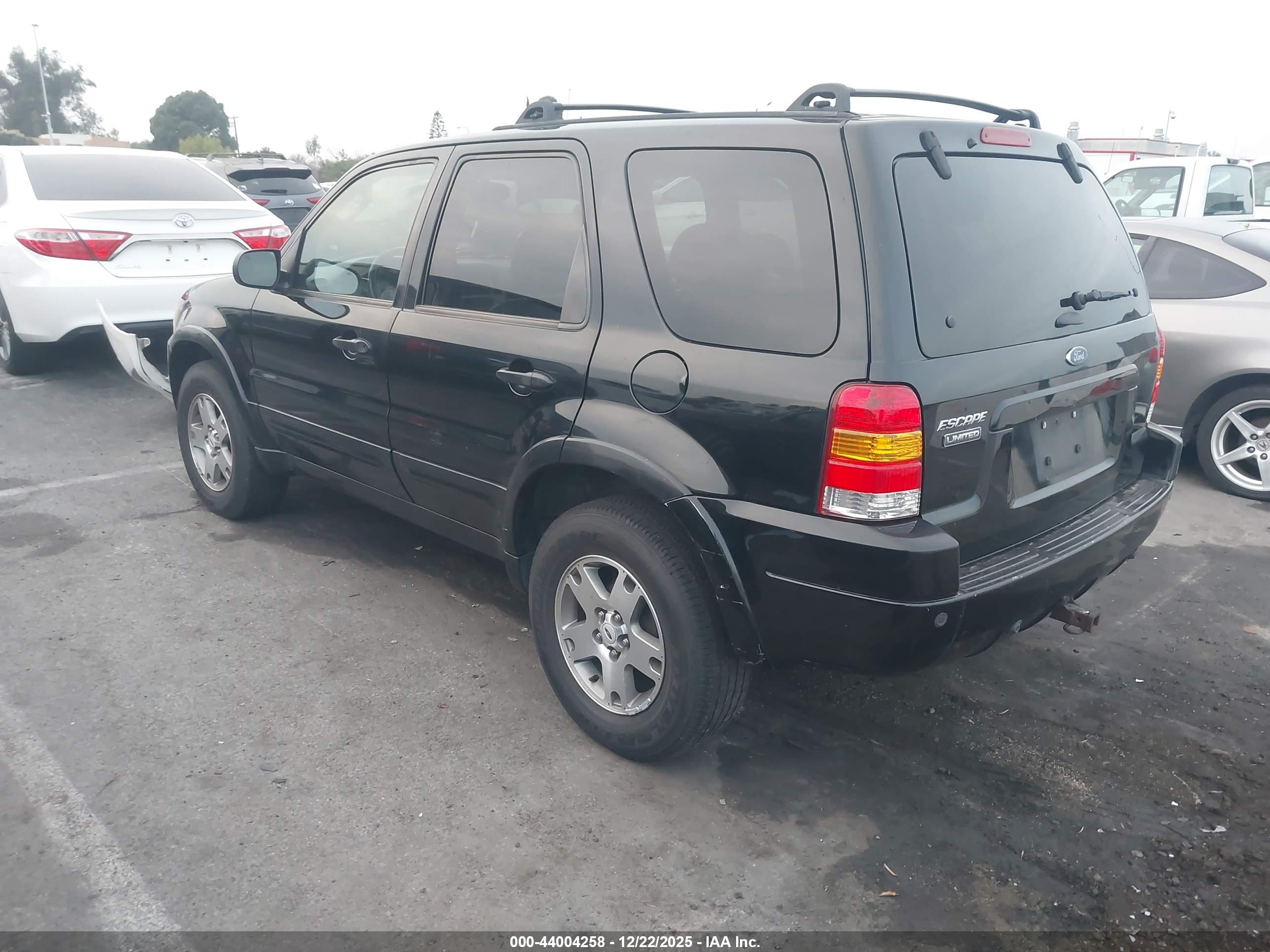 FORD ESCAPE image 3