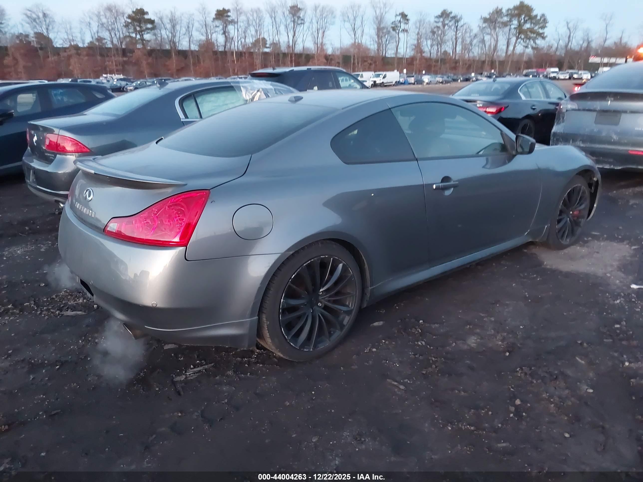 INFINITI G37 image 4