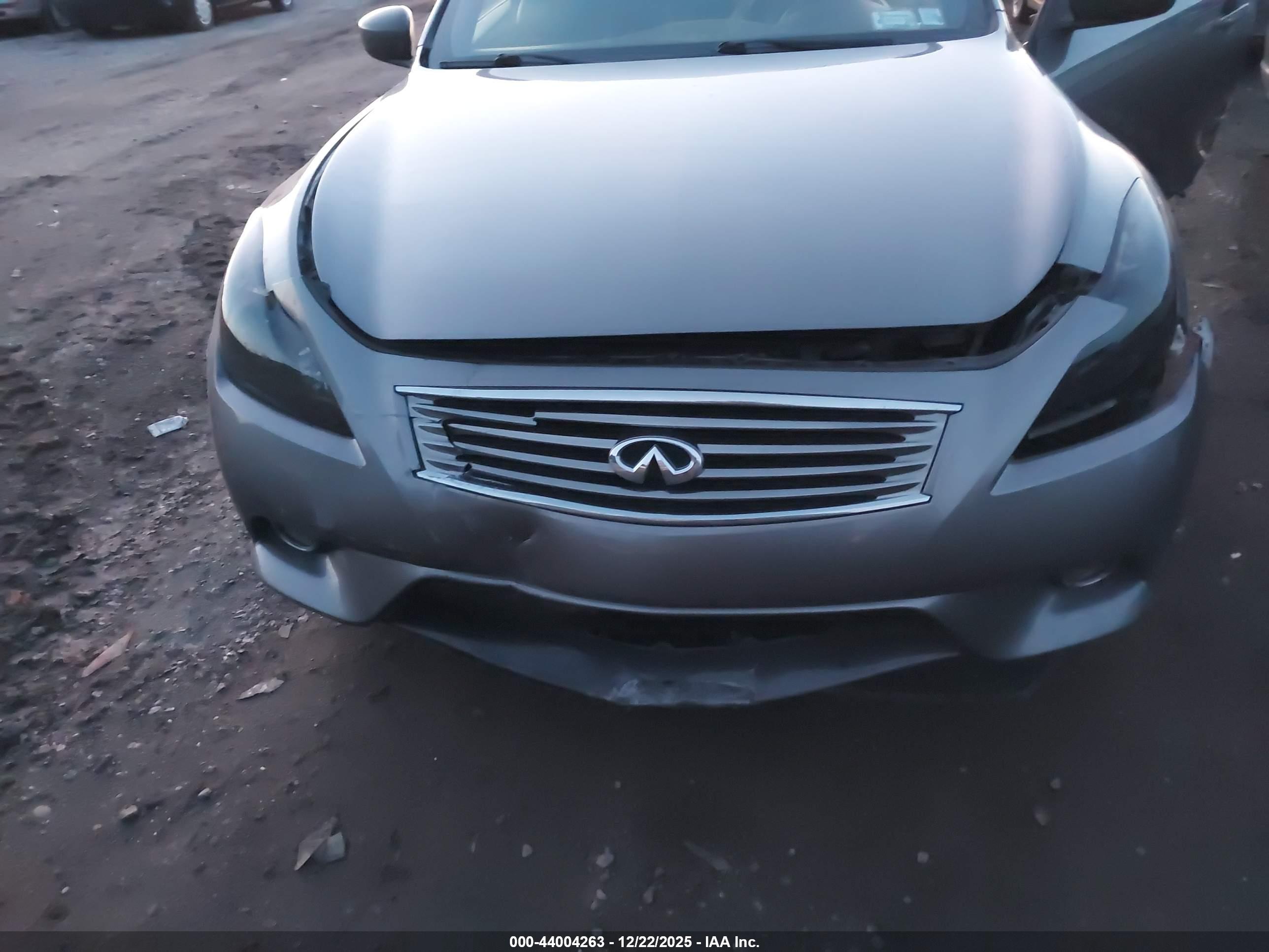INFINITI G37 image 6