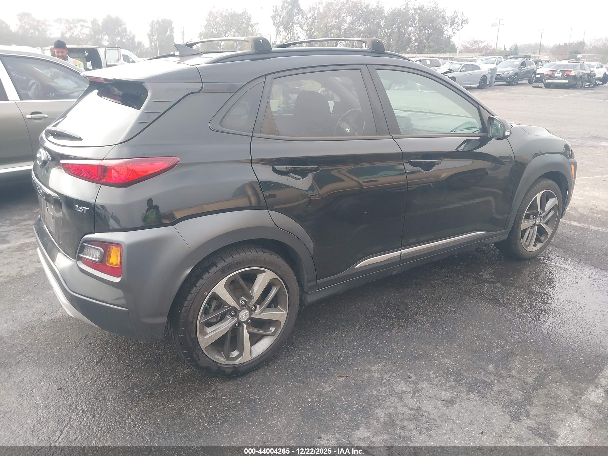 HYUNDAI KONA image 4