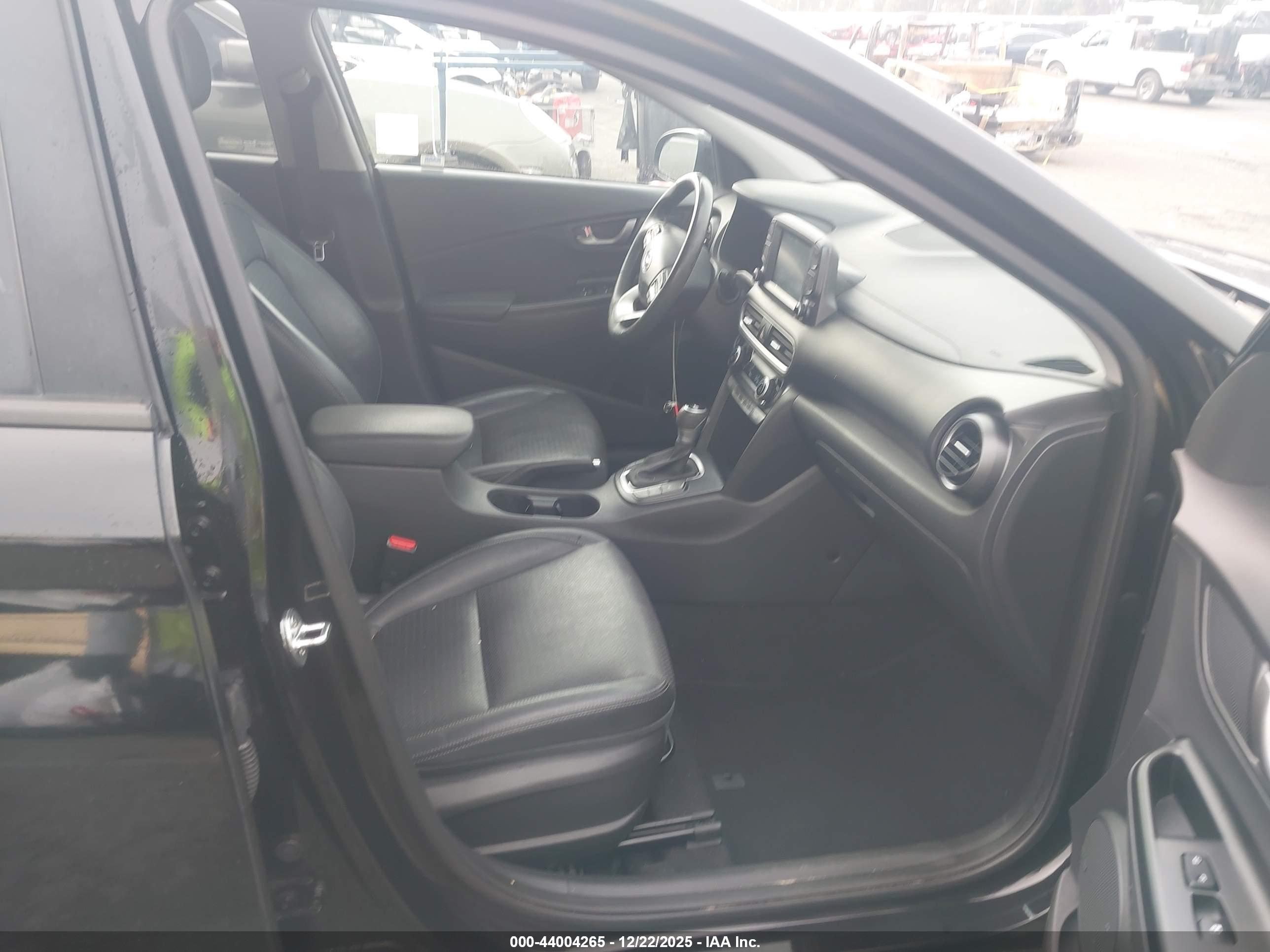 HYUNDAI KONA image 5