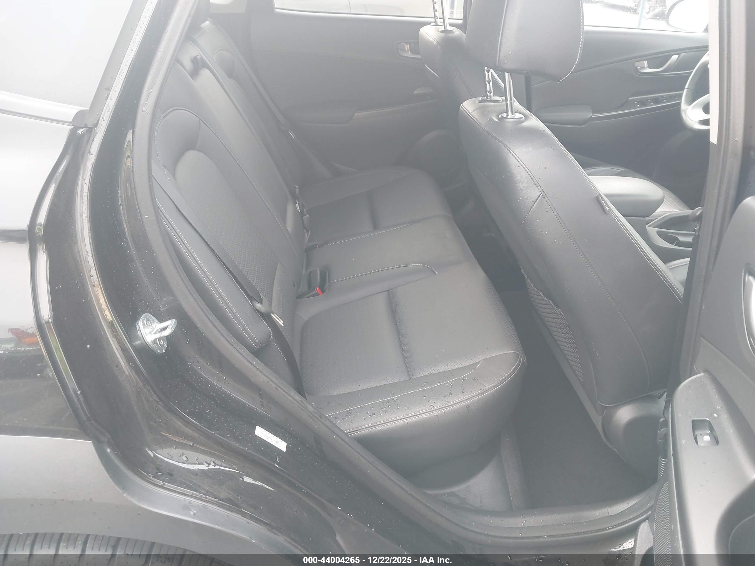 HYUNDAI KONA image 8