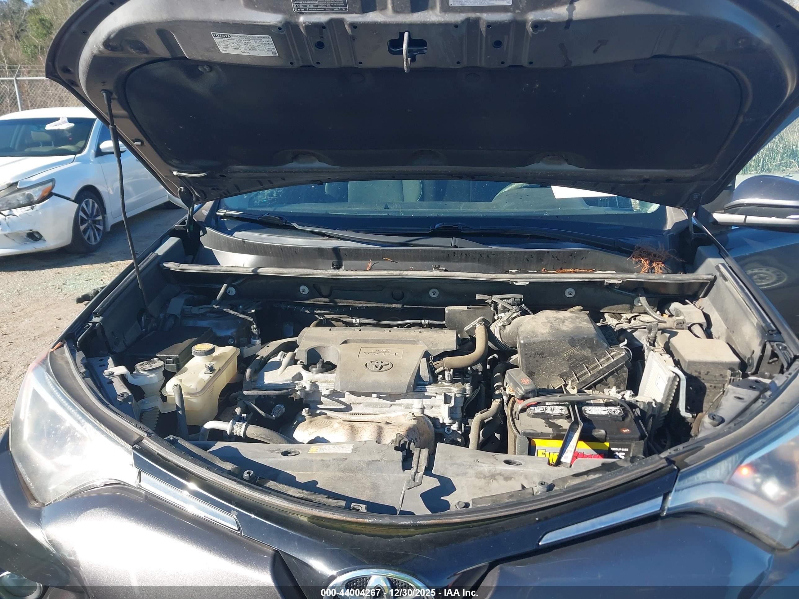 TOYOTA RAV4 image 10