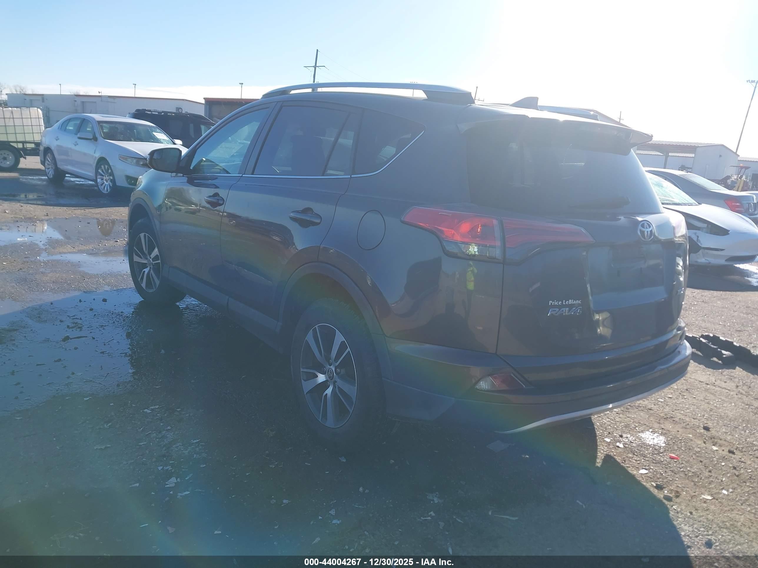 TOYOTA RAV4 image 3