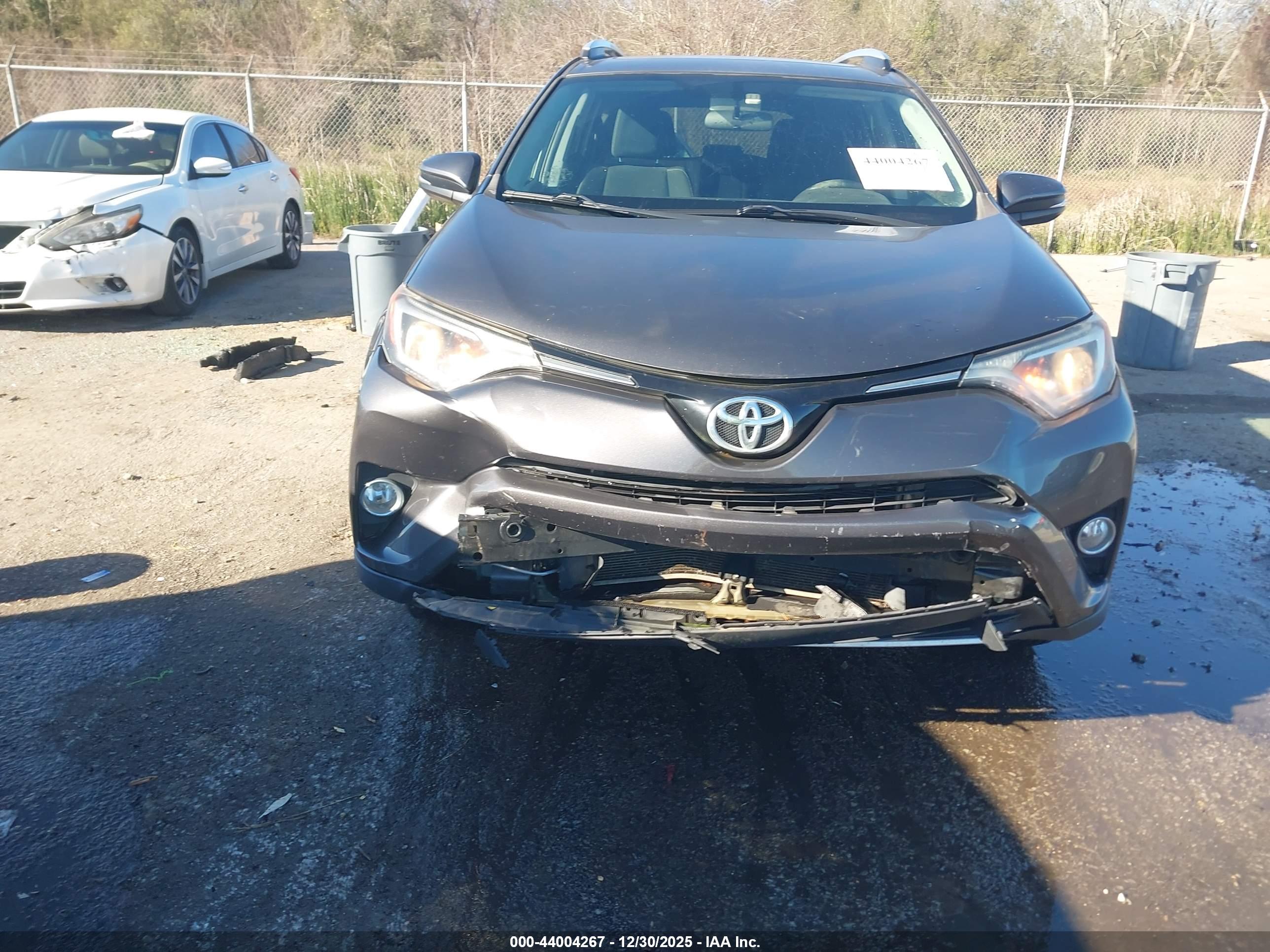 TOYOTA RAV4 image 6