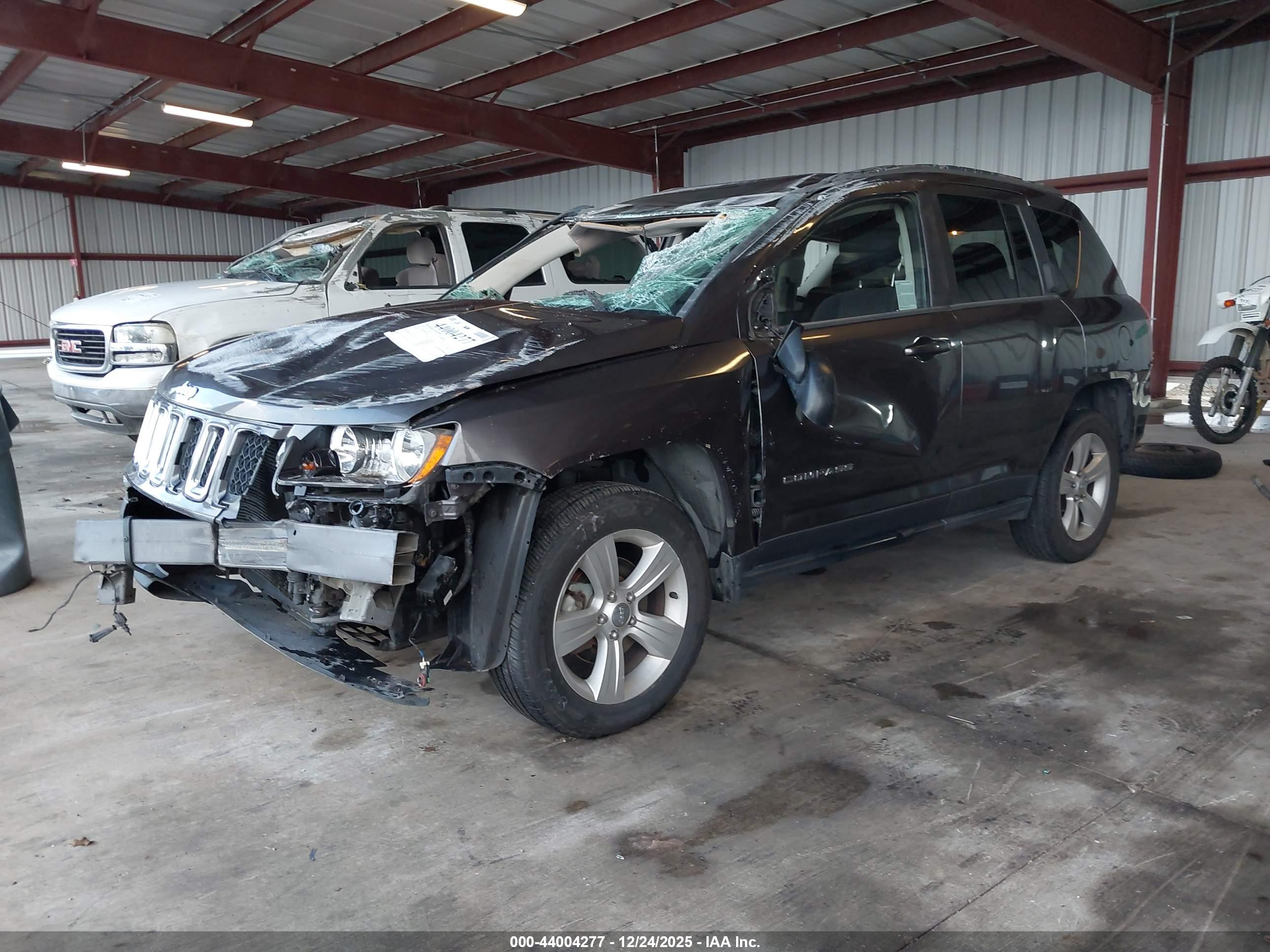 JEEP COMPASS image 2
