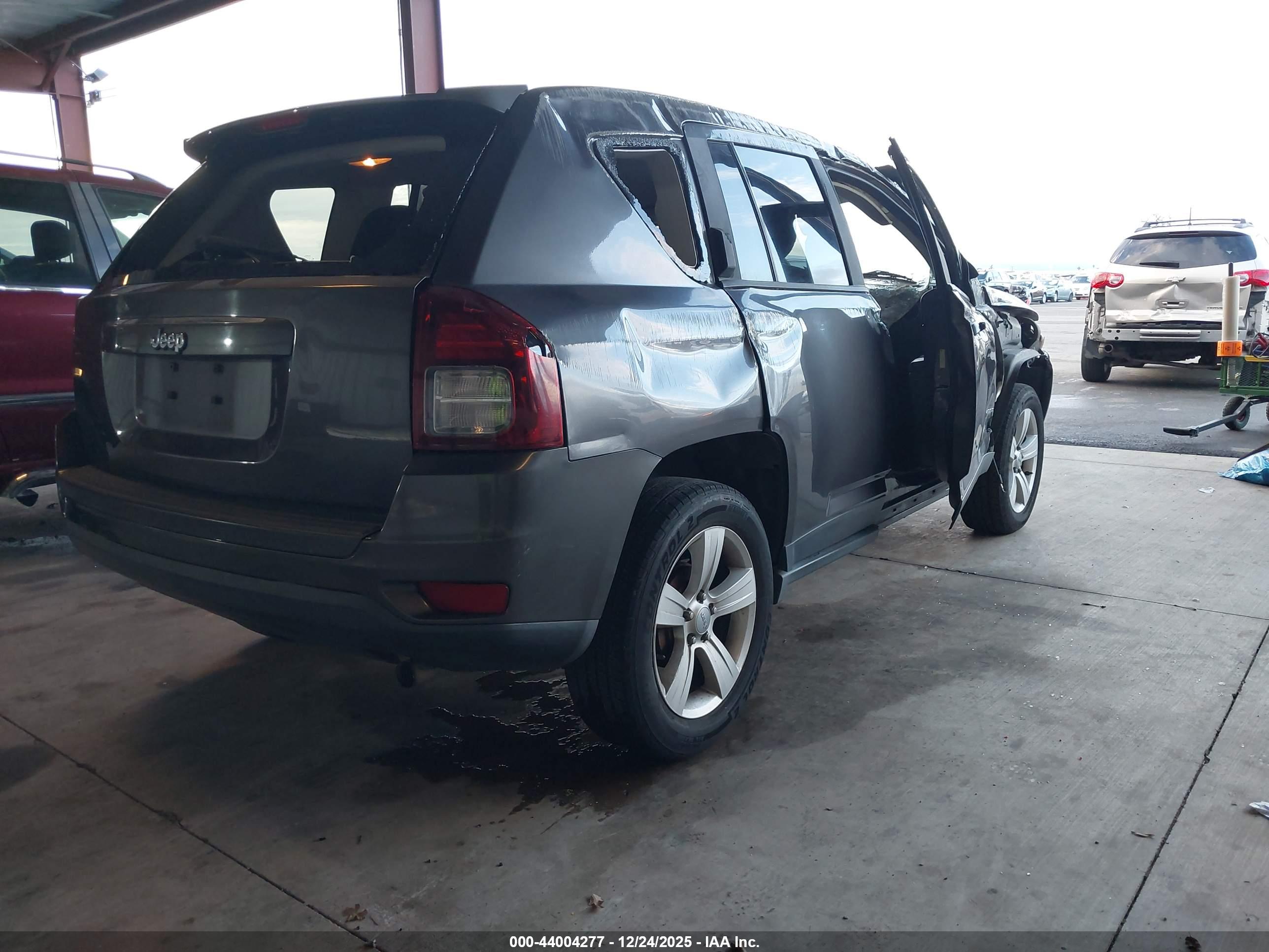 JEEP COMPASS image 4