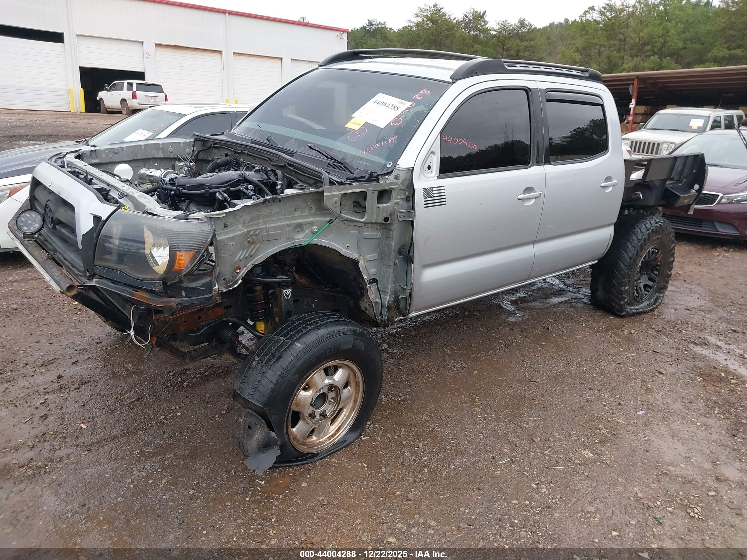 TOYOTA TACOMA image 2