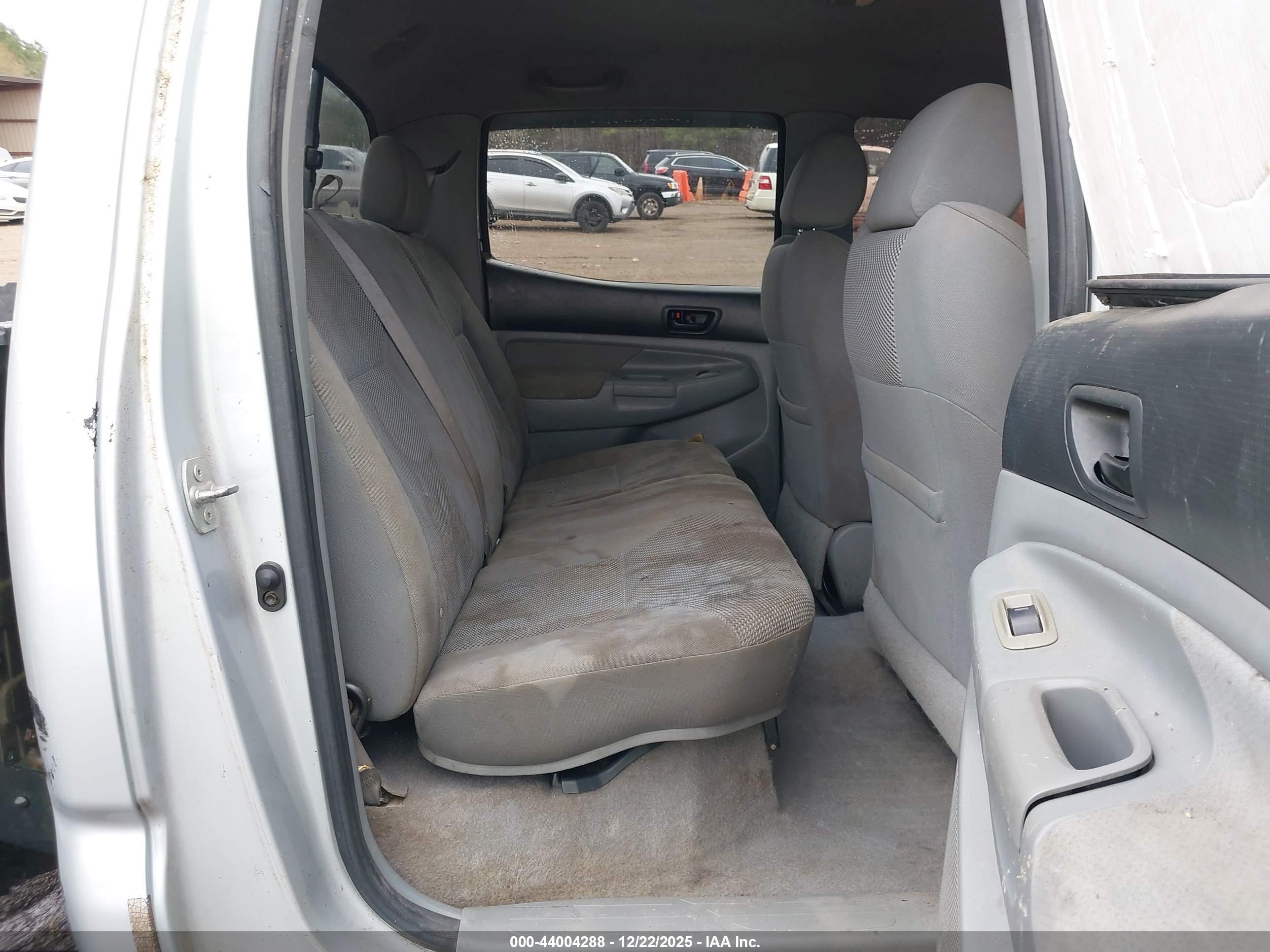 TOYOTA TACOMA image 8