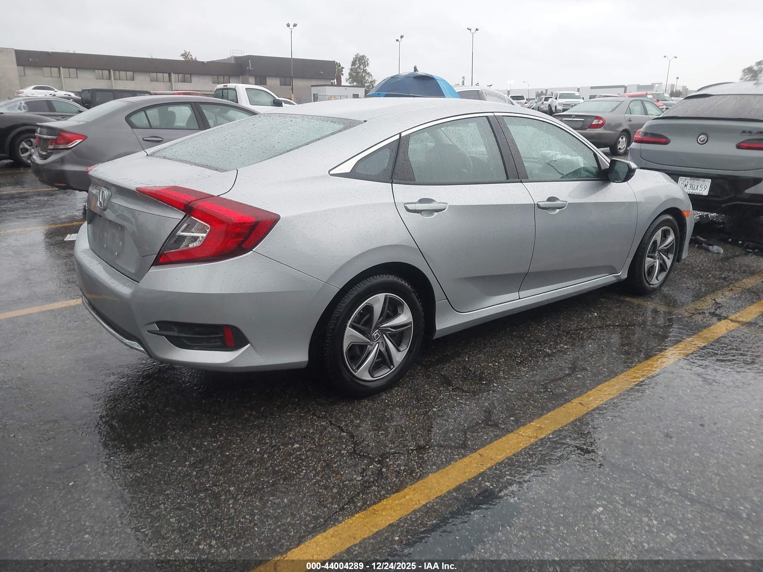 HONDA CIVIC image 4