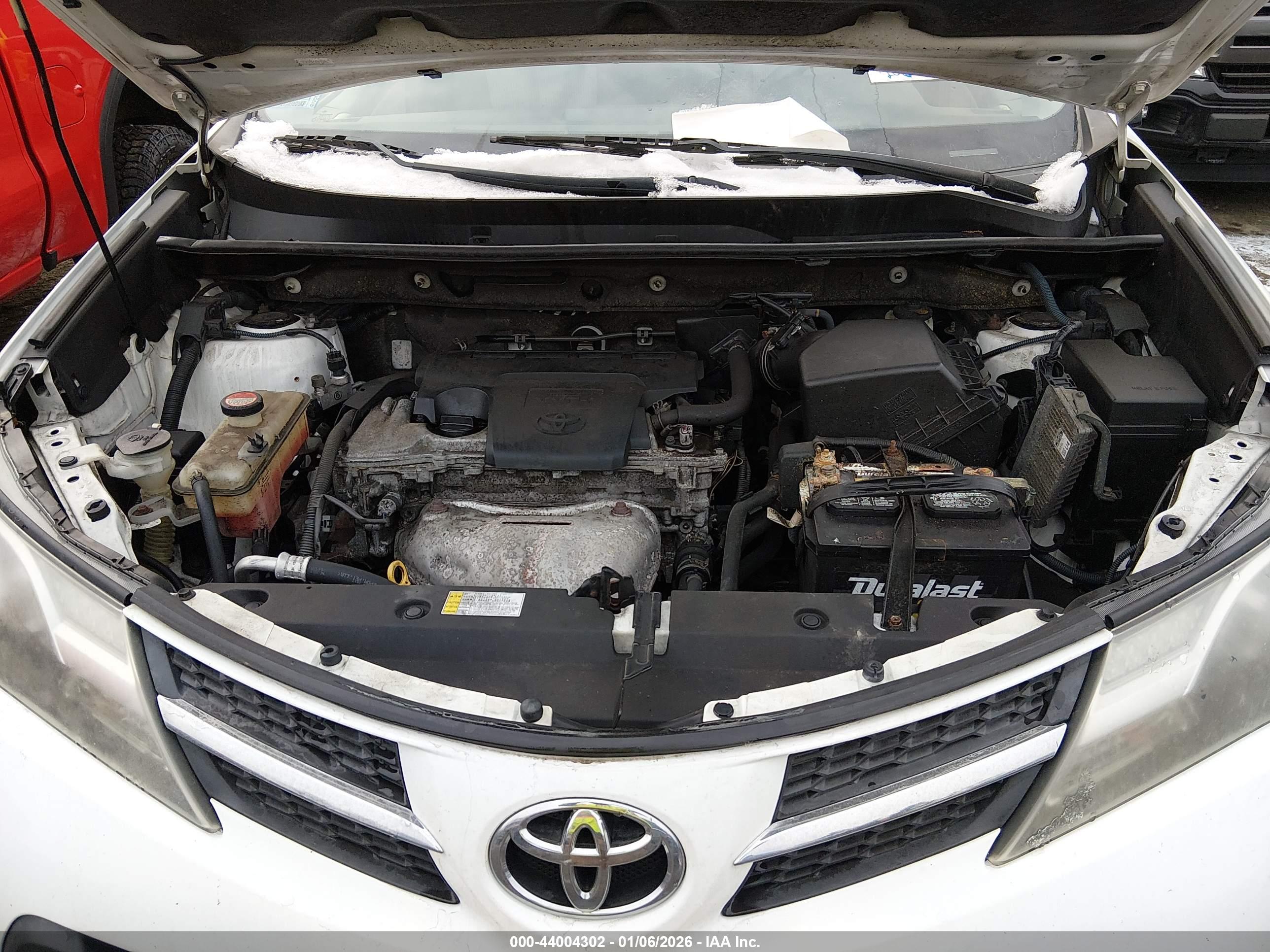 TOYOTA RAV4 image 10