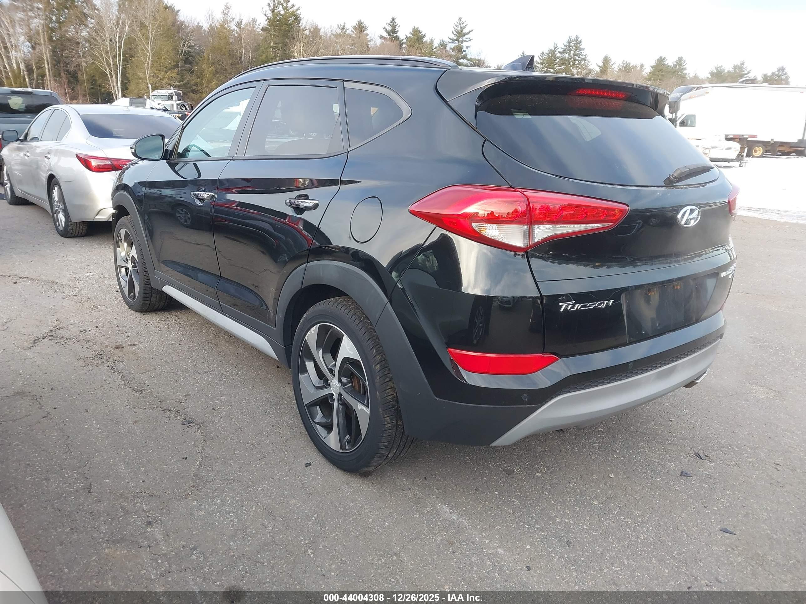 HYUNDAI TUCSON image 3