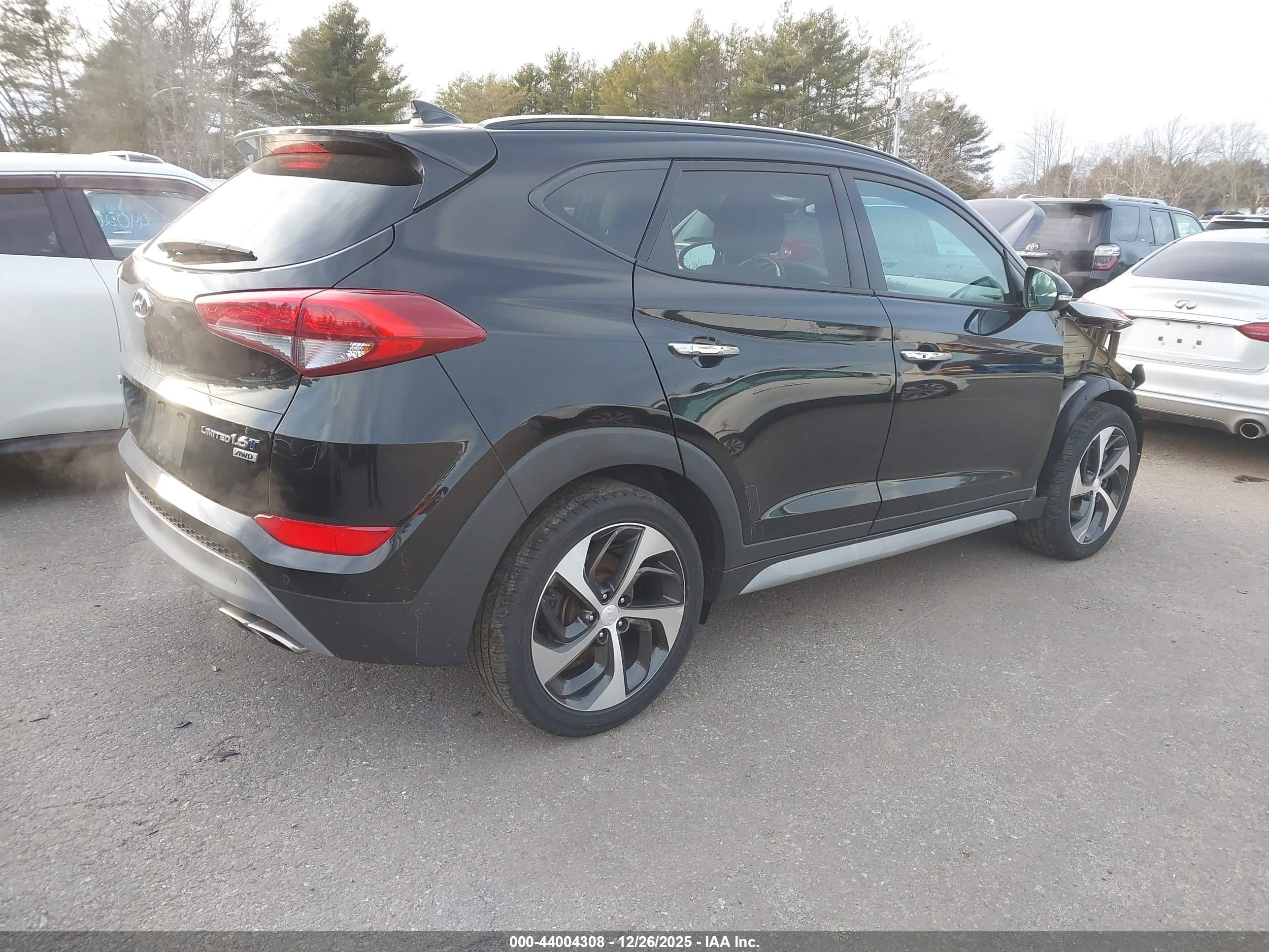 HYUNDAI TUCSON image 4